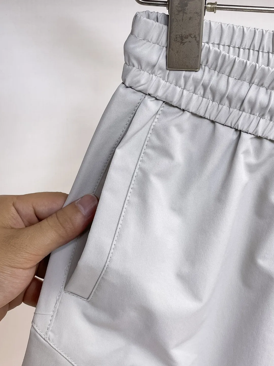 🆕Desante SSNew Arrival pure cotton men's casual shorts, advanced custom-made Breathable fabric, Breathable fabric, extremely stretchy and comfortable, with impeccable details, top-grade accessories, original logo design concept, delicate and soft feel! The upper body fit is awesome! Size: M-XXXL Please state your height and weight when ordering