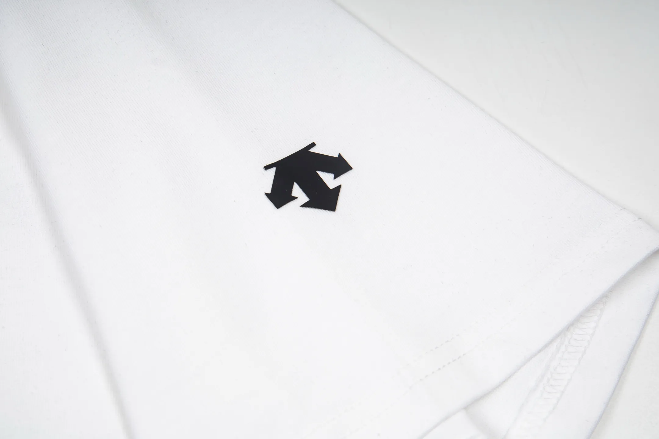 DESCENTE Series g Same Style Sizes：1 2 3 4 :Black White
