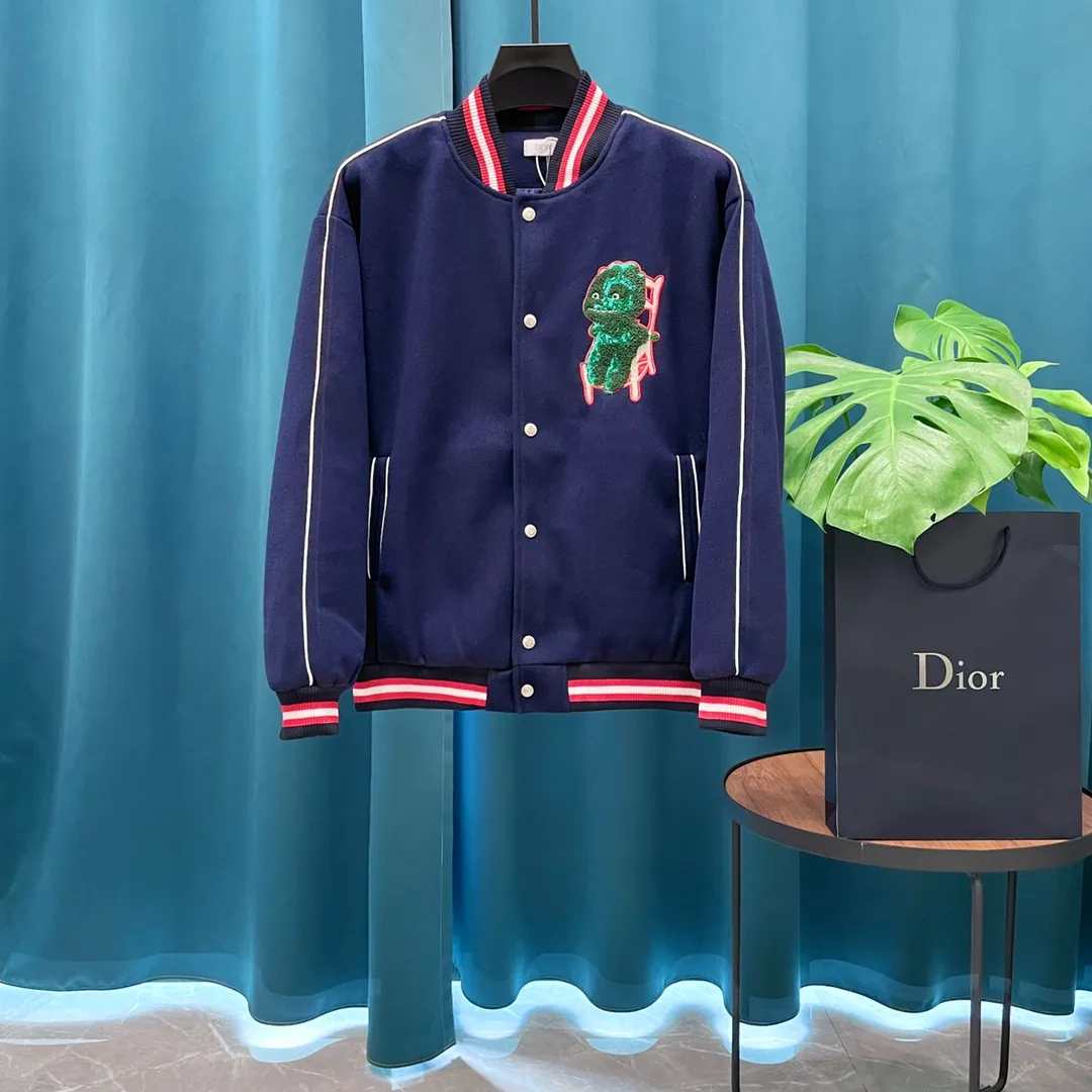 Dior➡️ 2025ss ， 。 LV ， ， 。 1 ， 。 ， 。Premium ！ ！ Quality！ Size：M L XL XXL