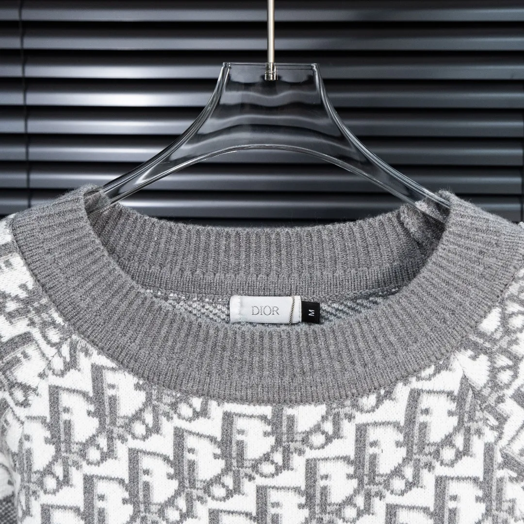 Style: Dior DIOR all-over horizontal stripe knitted sweater Size: S-XXL Fabric: Wool blend Accessories: A full set of customized original accessories