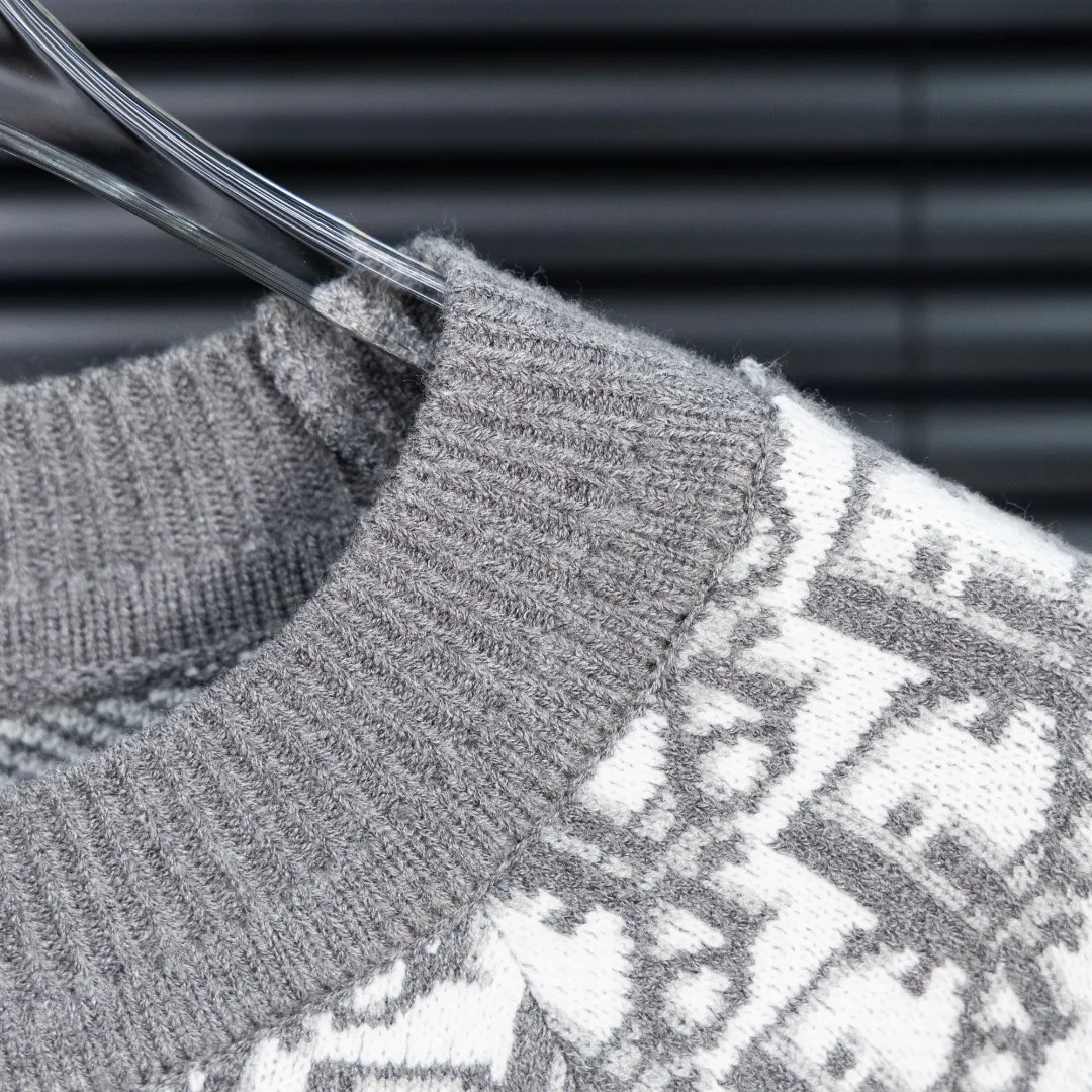 Style: Dior DIOR all-over horizontal stripe knitted sweater Size: S-XXL Fabric: Wool blend Accessories: A full set of customized original accessories