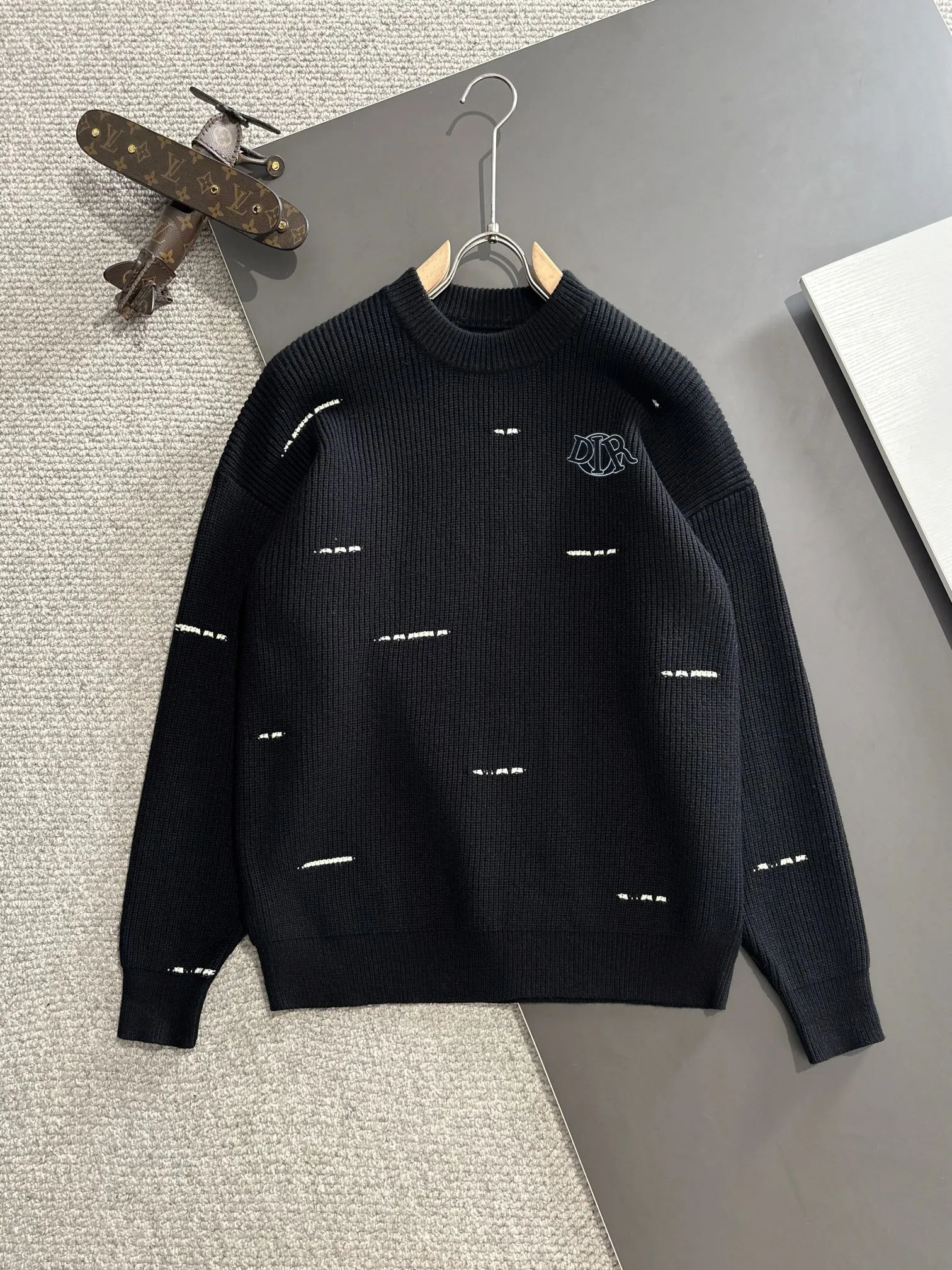 2024 New Arrival ， Hot Sale！ . . ，logo ， ！ . . . ！ ！Sizes：M-3XL