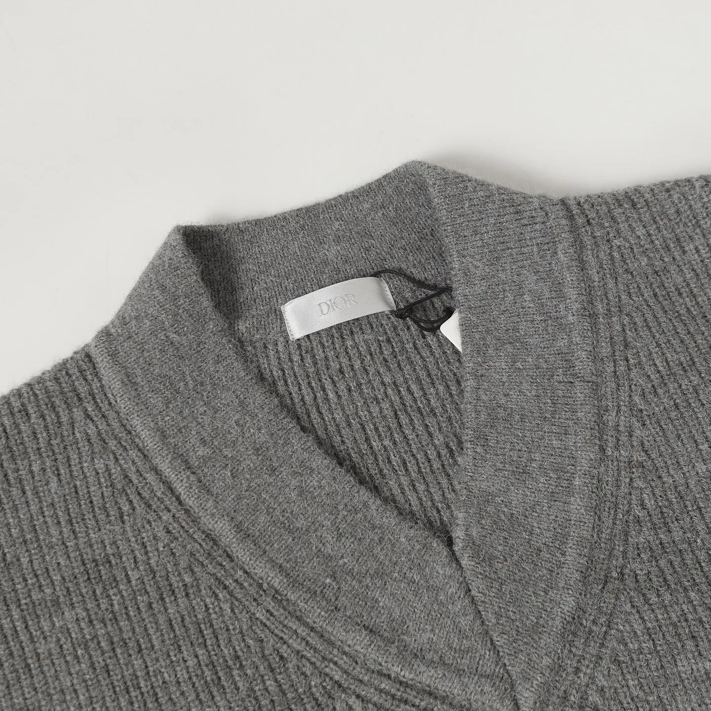 【 Quality】 CD/ V 55% ， 35% ，10% 。 。 3D ， DDIOR 。 ， 。 V Classic 。 Gray ， Dior Couture 。 Sneakers ， 。 Size:S/M/L