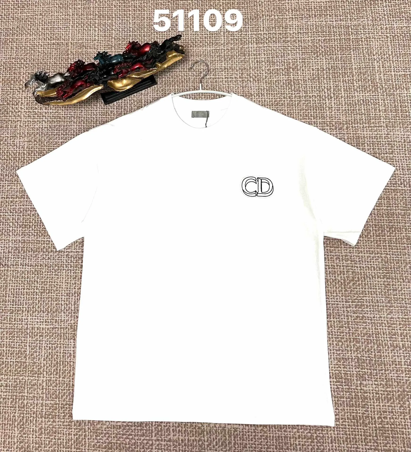 2026 ，32 ， ，White，Black， XS S M L