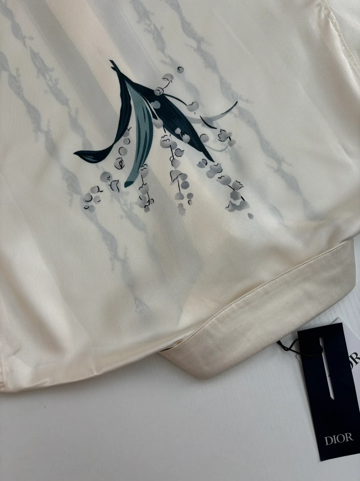 Dio 25ss New Arrival Classic Cistian Couture ， ， 。 White ， ， Classic 。 Size：S/M/L/XL