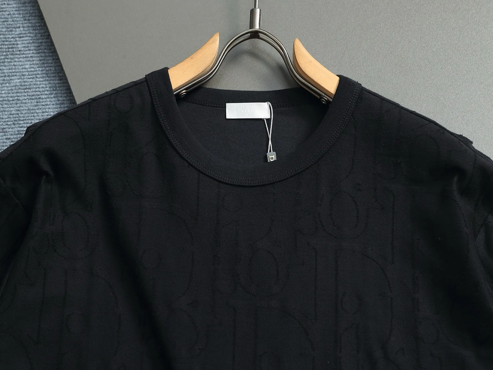 DIOR Logo 🪡 ， Retro Same Style Versatile : Black White Size：S M L XL