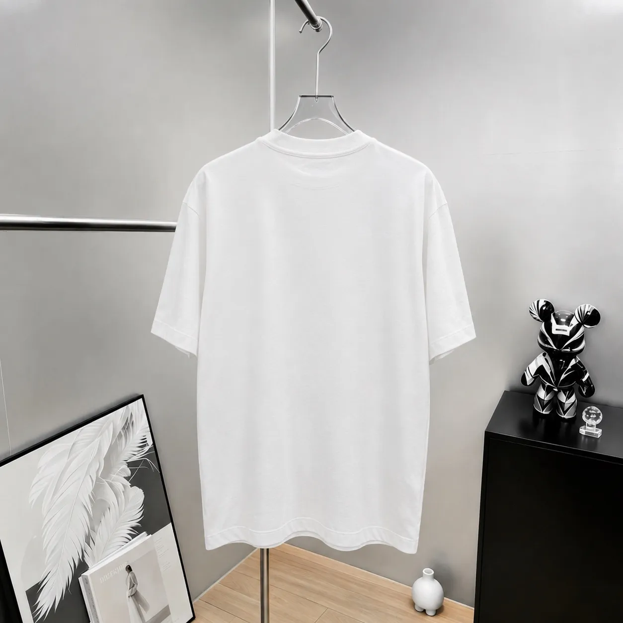 dio~ Dior letter signature embroidery, official Same Style "differentiated currency fabrics" Double yarn pure cotton, tight yarn short-sleeved tee upper body is very comfortable, Same Style half sleeves for men and women, dropped shoulders and loose fit Color: Black White Coffee Brown Size: S (90-130 pounds) M (125-150 pounds) L (135-165 pounds) XL (160-190 pounds) XXL (185 pounds)