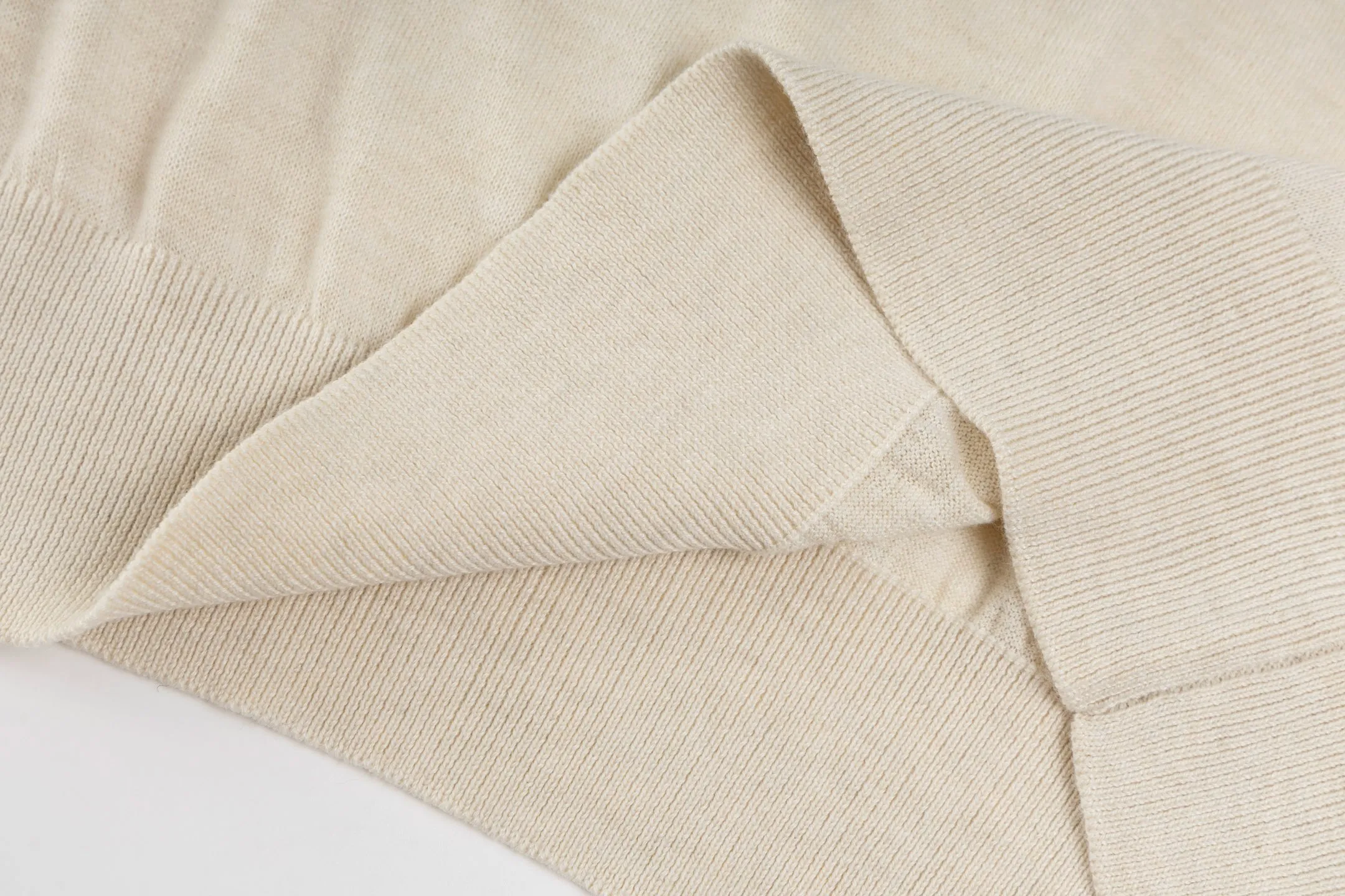 】 CD 25FW （ ） ， 。 ， 。 ， Classic 。 、 ， Breathable ， 。 ， 、 ， ， 。 ， ；Black White ， 。 ， 。 Size:XS-S-M-L