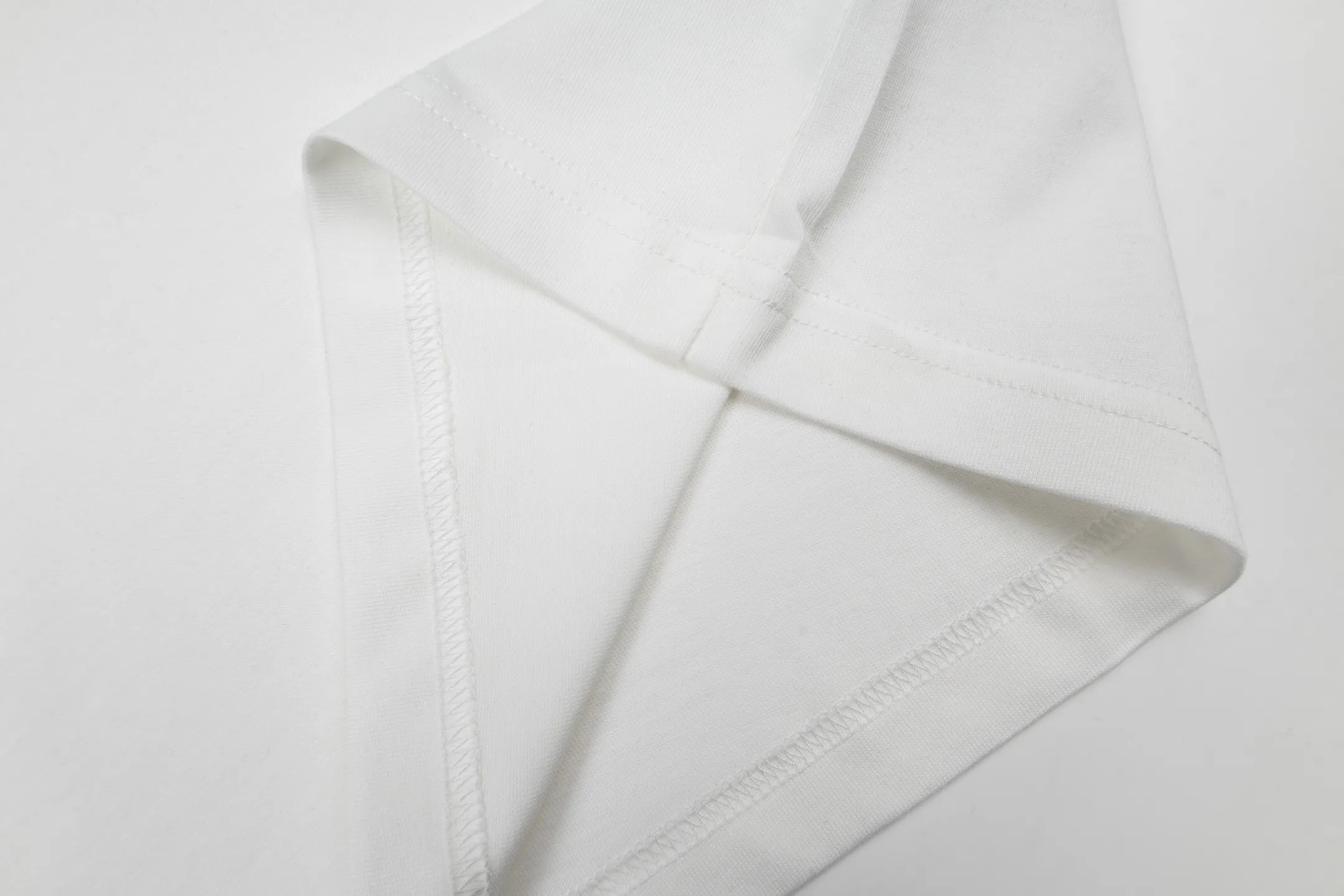 【 . Quality】 DIOR Book Cover T ：15 G ：32 G T Classic ， << ， >> ， 。 White Green ， 。 ， 。 15 ， 。 ， 。 32 ， ， 。 《 ， 》 ， ： 14 ， ； 。 ， 。 ：8878# ：White Size：XS S M L