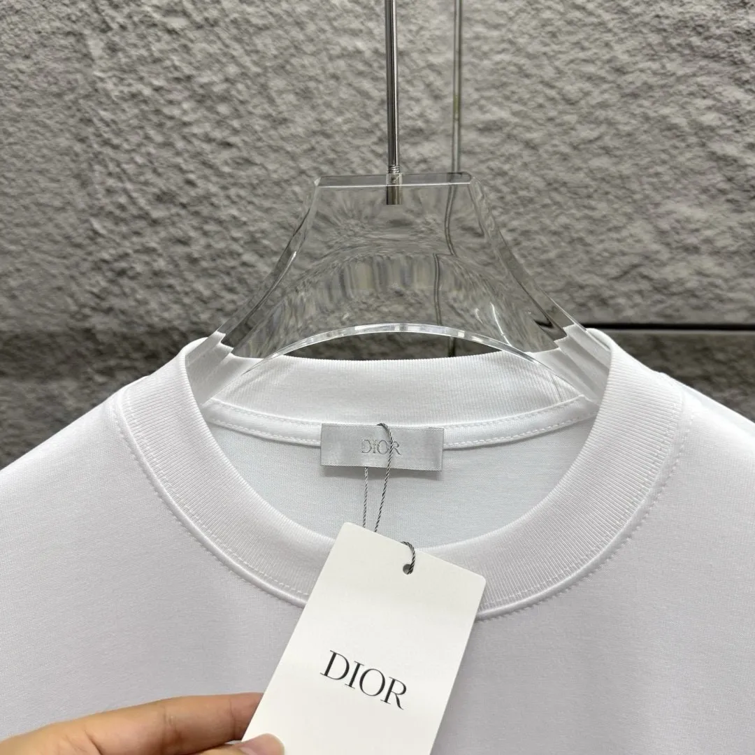 Dio * 2025 New Arrival Classic T Same Style ：Black White Gray Size： S （90-130 ） M （120-150 ） L （140-165 ） XL （160-180 ） XXL （180 ）