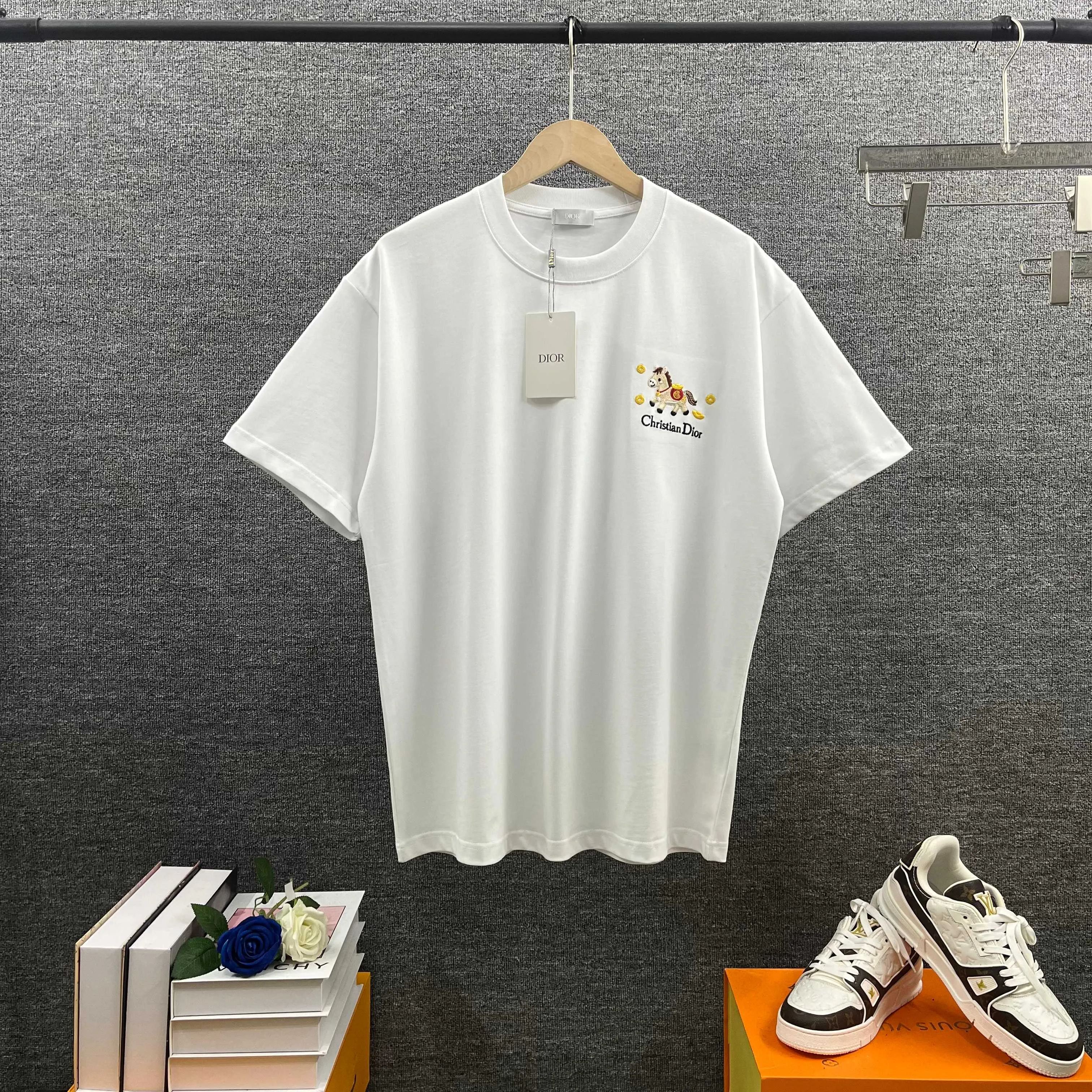 Dir * 2026 New Arrival ， ， ！Classic T Same Style ：Black White Red Size： S （90-130 ） M （120-150 ） L （140-165 ） XL （160-180 ） XXL （180 ）