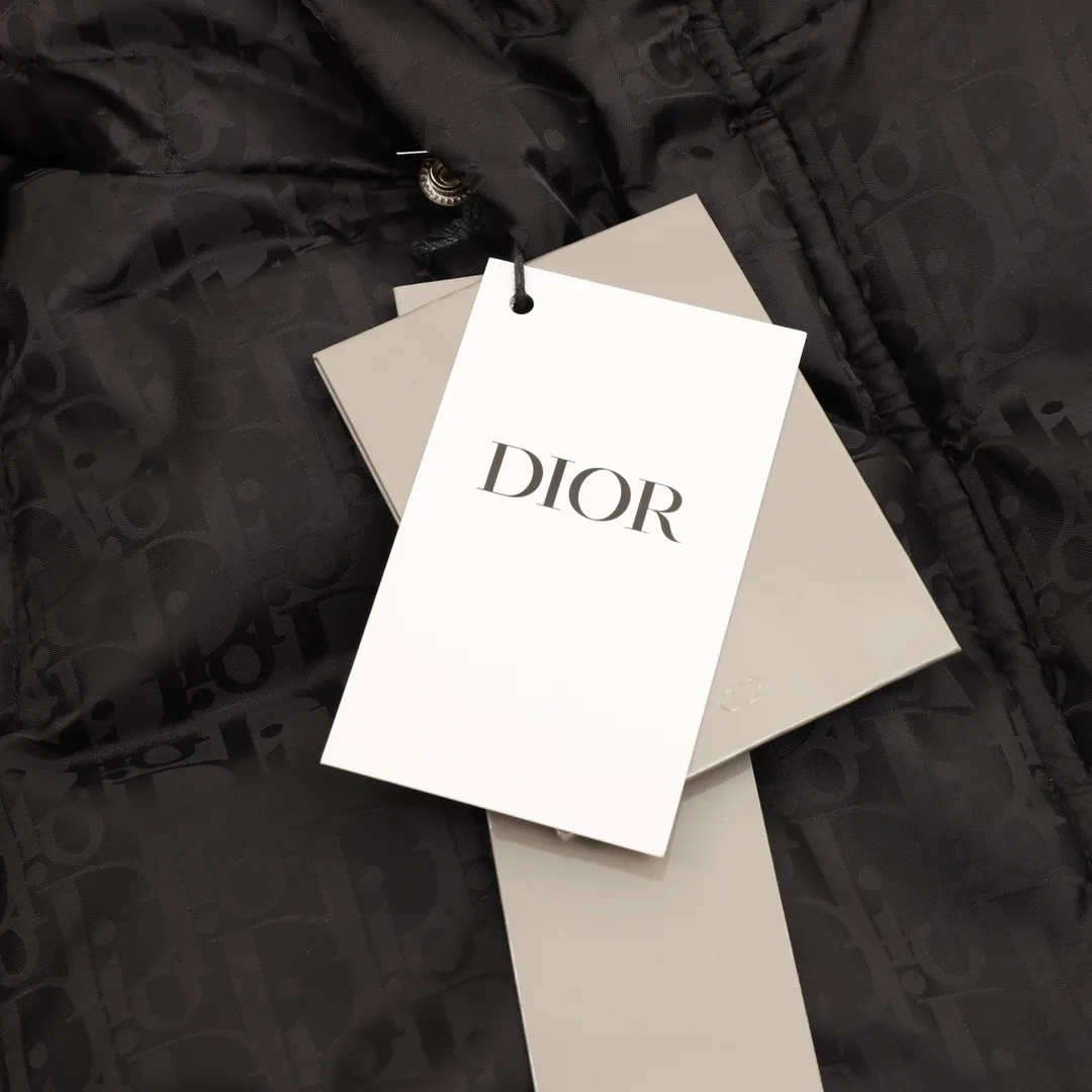 Dior 23ss New Arrival Oblique :21000 Black ， Oblique ， Dior 。 ， ， “DIOR” 。 Oblique Black“DIOR” “DIOR” 100% Size:44-52
