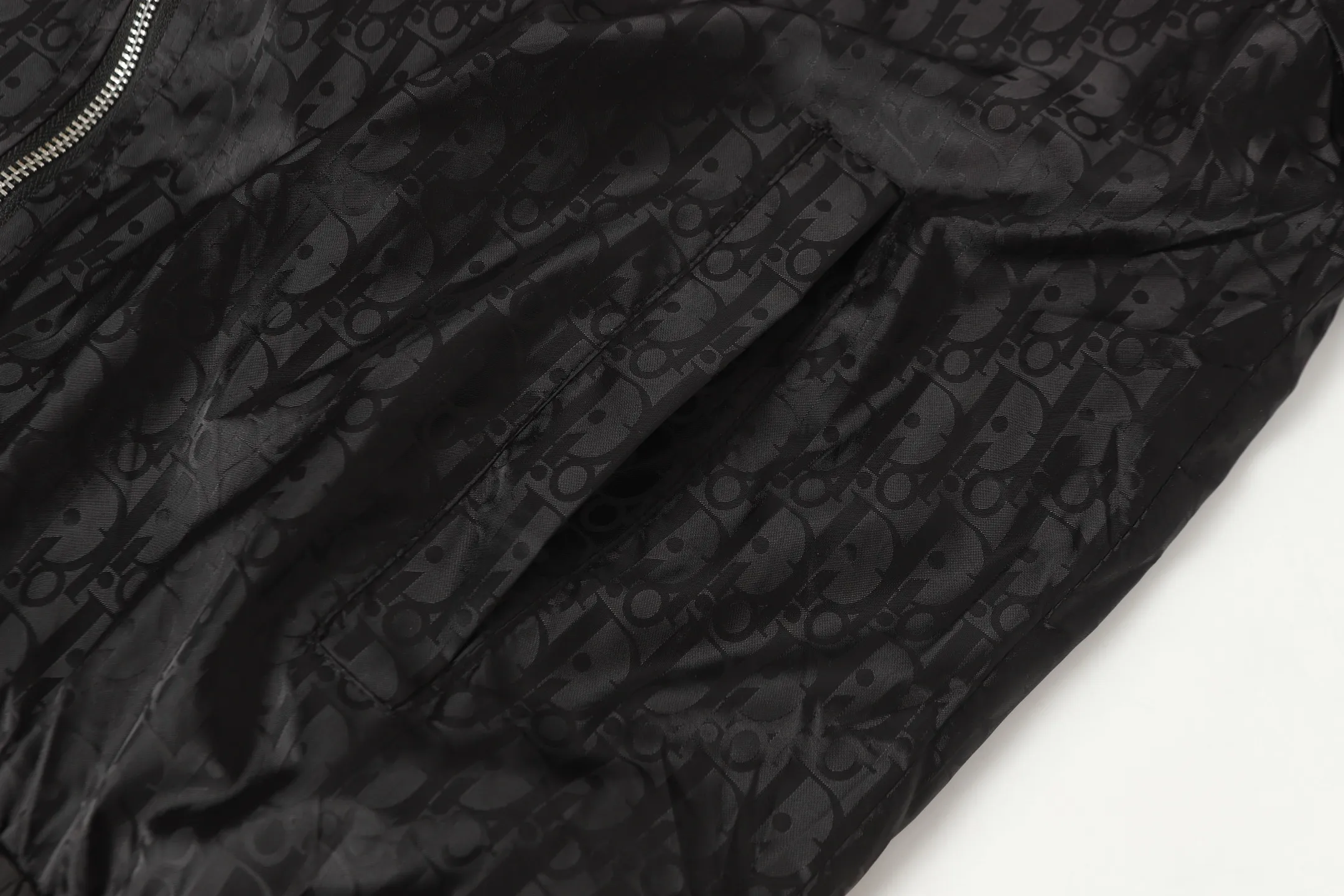 Dior/ logo ， 。 ， 。 。 New Arrival Same Style ， ， ， ， ， 。 ， ， 。 ：Black Size：S/M/L/XL