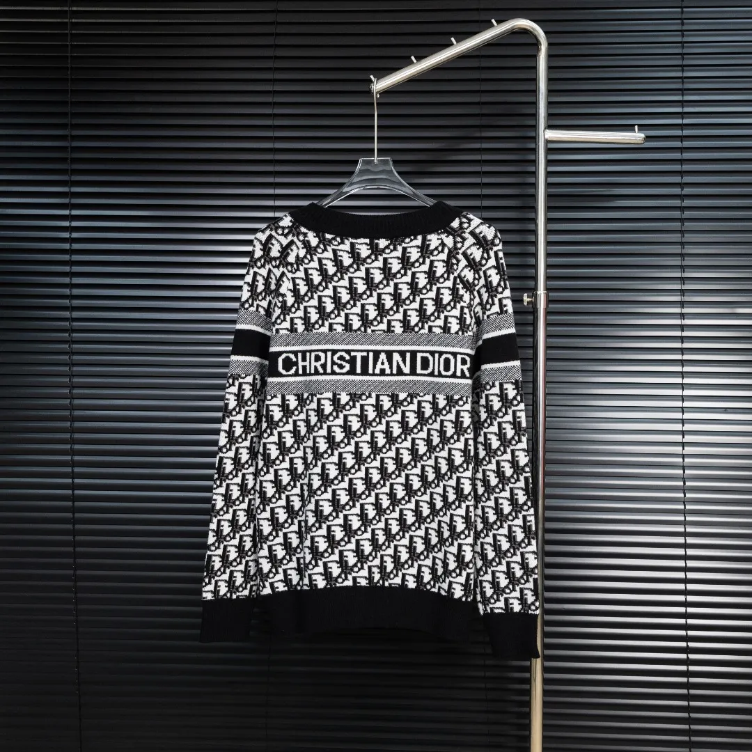 Style: Dior DIOR all-over horizontal stripe knitted sweater Size: S-XXL Fabric: Wool blend Accessories: A full set of customized original accessories