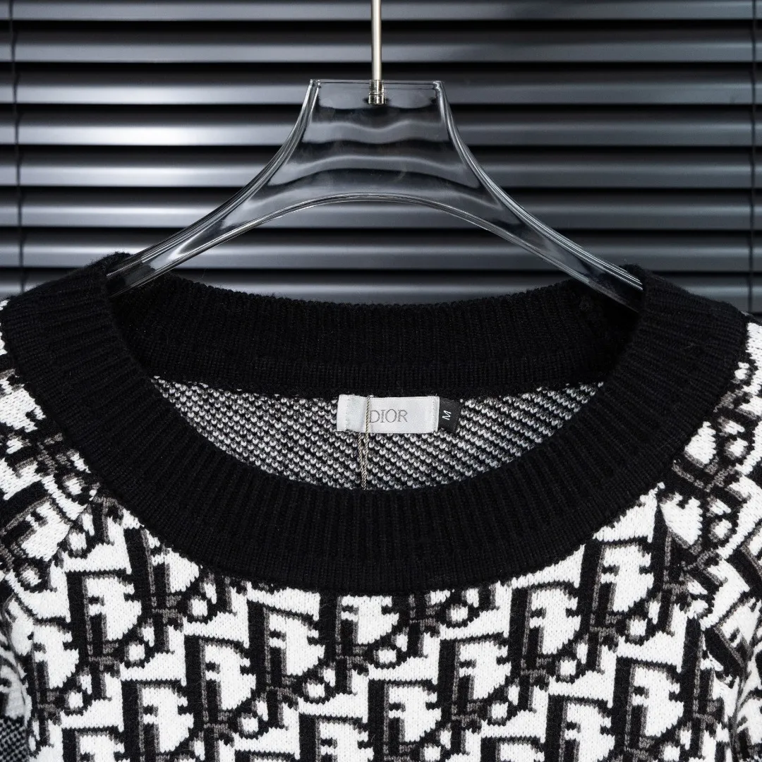 Style: Dior DIOR all-over horizontal stripe knitted sweater Size: S-XXL Fabric: Wool blend Accessories: A full set of customized original accessories