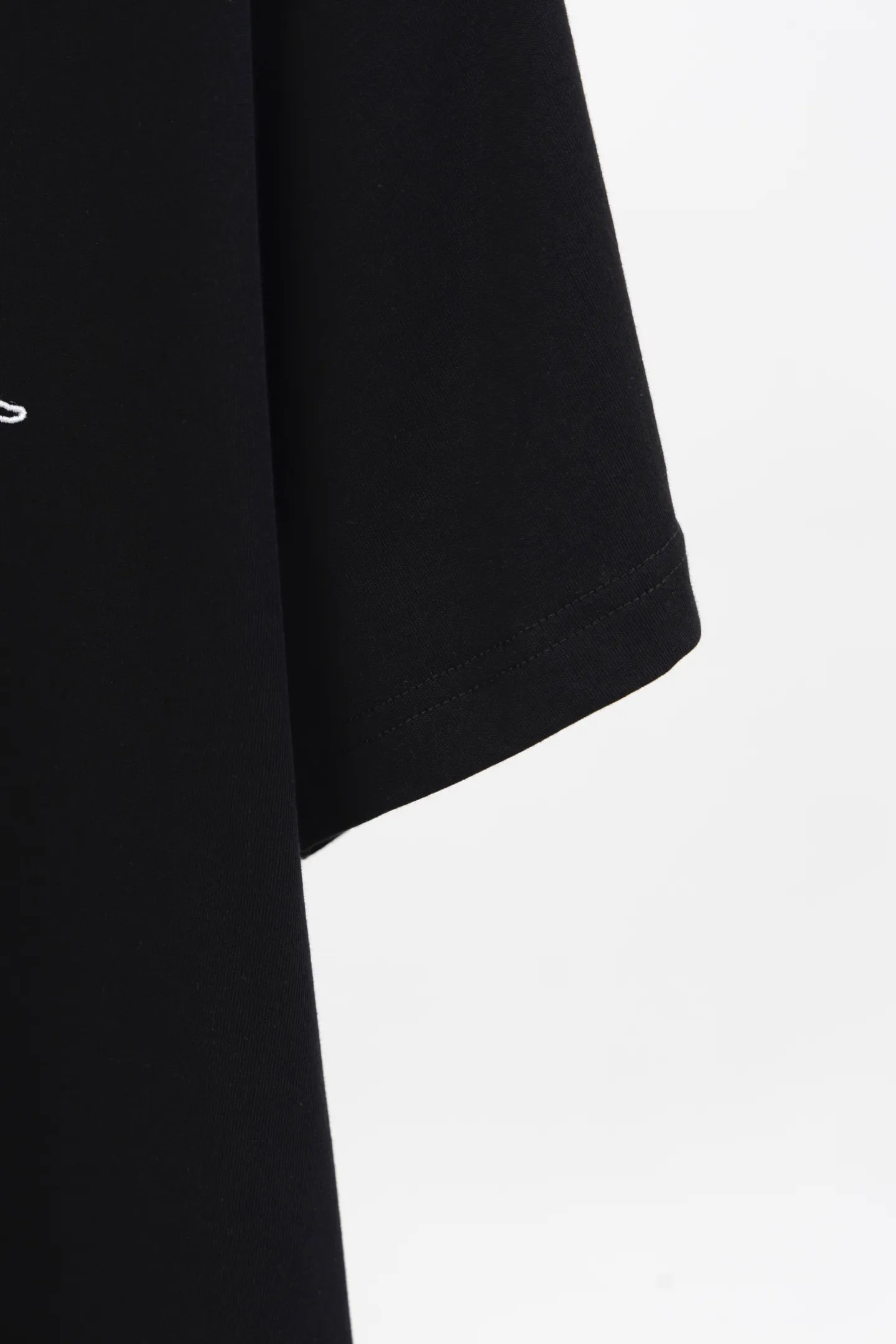 【 . Quality】 DIOR T 32 100% ( ) 1x 1 ( ) 1:1 1:1 ( ) ：8849# ：White Black Size：XS S M L