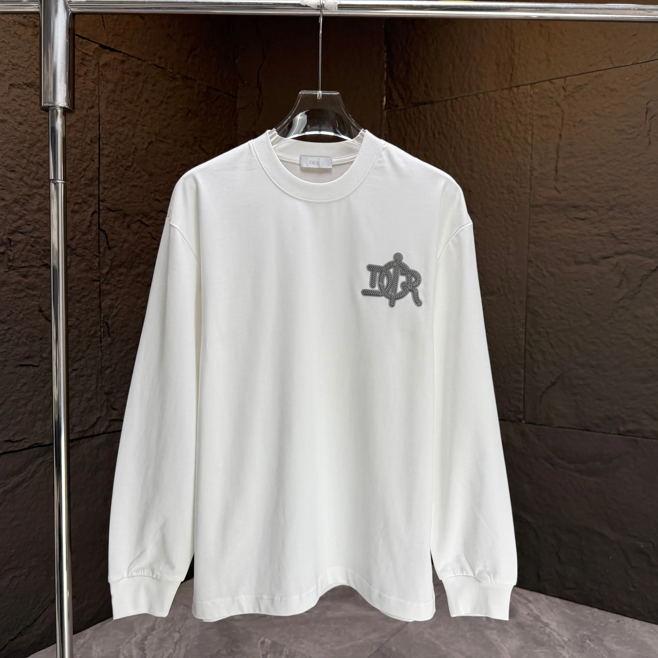 Dio 2025 New Arrival T logo ：Black White Sizes：S M L XL