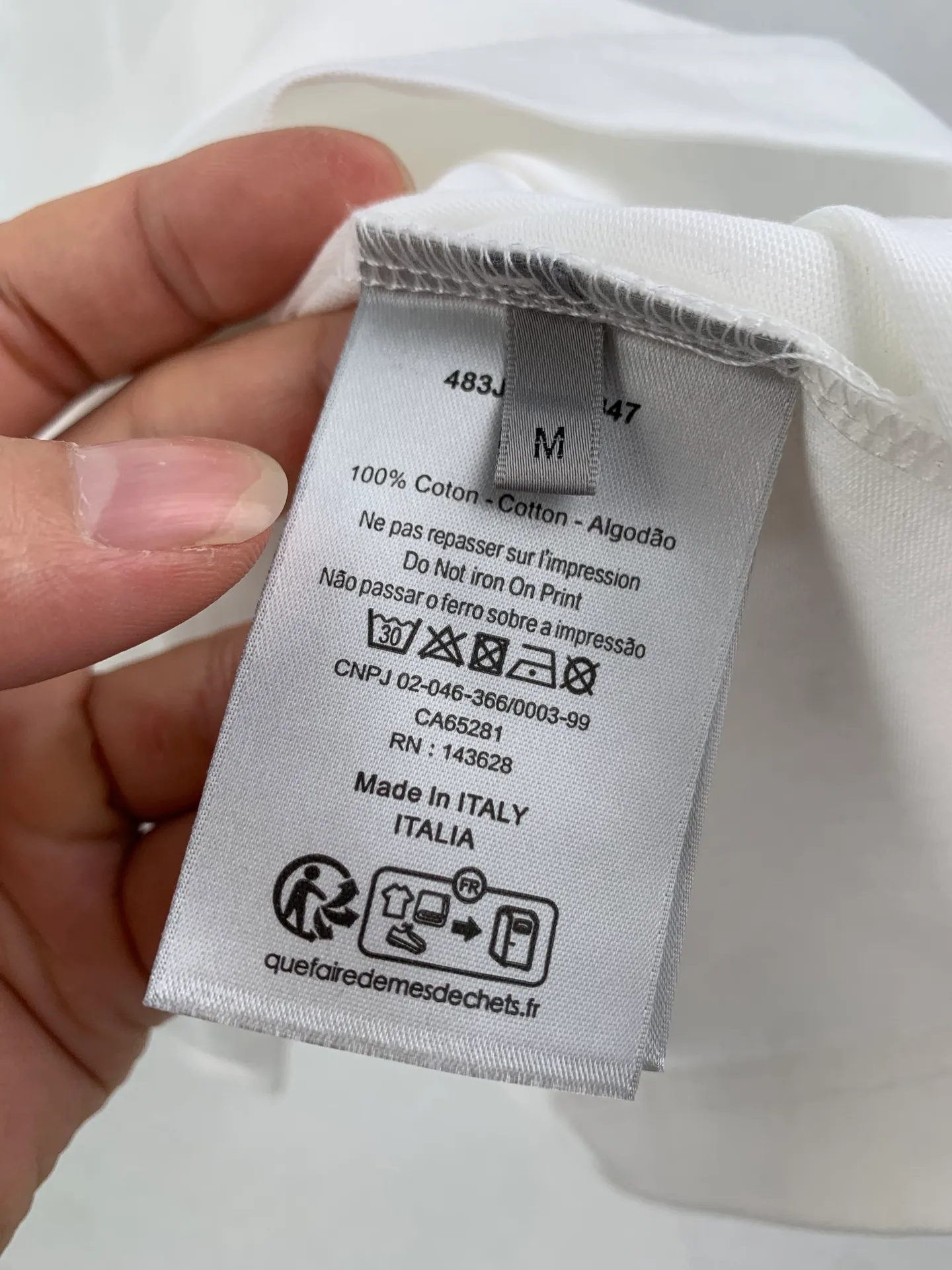 Dior 25SSNew Arrival Dior Mountain T ， Dior Mountain T Series ， ， Dior Dior Classic 。 White ， ，Series ， 。 ：White Black Sizes：S M L XL