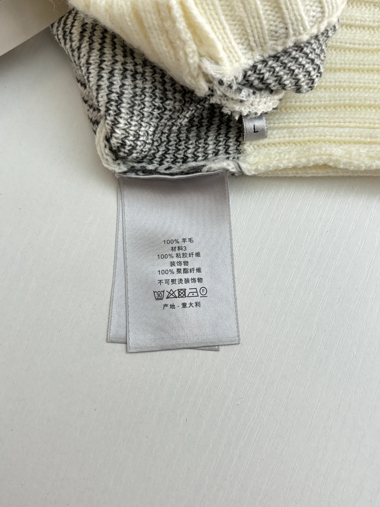 Dio 25Fw 100% 。 STOLL ，CD ， ， ， 1*1 。 ， ， ， ， 。 ， 。 Size：S/M/L