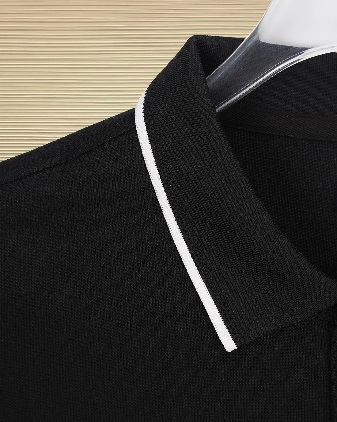 DIOR*Dior Classic style with beautifully embroidered letter logo on the chest, short-sleeved POLO shirt ✅Boutique top quality craftsmanship‼ Three complete standards ●100% ice silk zinc jade fiber ●50% cotton 50% polyester fiber ●Square weight g ●Embroidery technology ●Customized 1:1 trademark ●Normal version ●Size: M L XL XXL XXXL