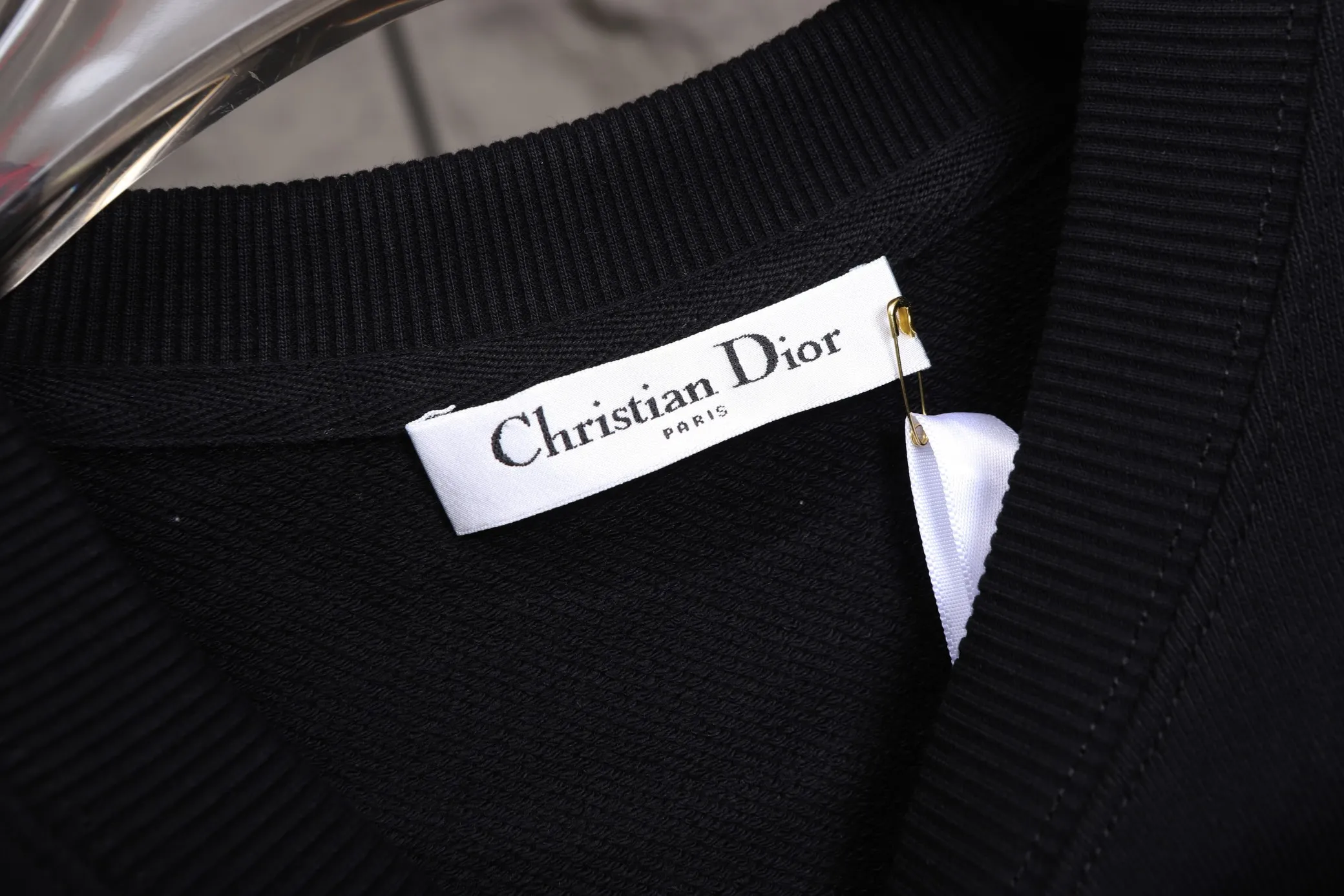 Classic B 35 ， ， ， ， ！ Classic ， ， Classic 。 Classic Same Style 𝐂𝐎𝐋𝐎𝐔𝐑：Black，White 𝐒𝐈𝐙𝐄：S xl