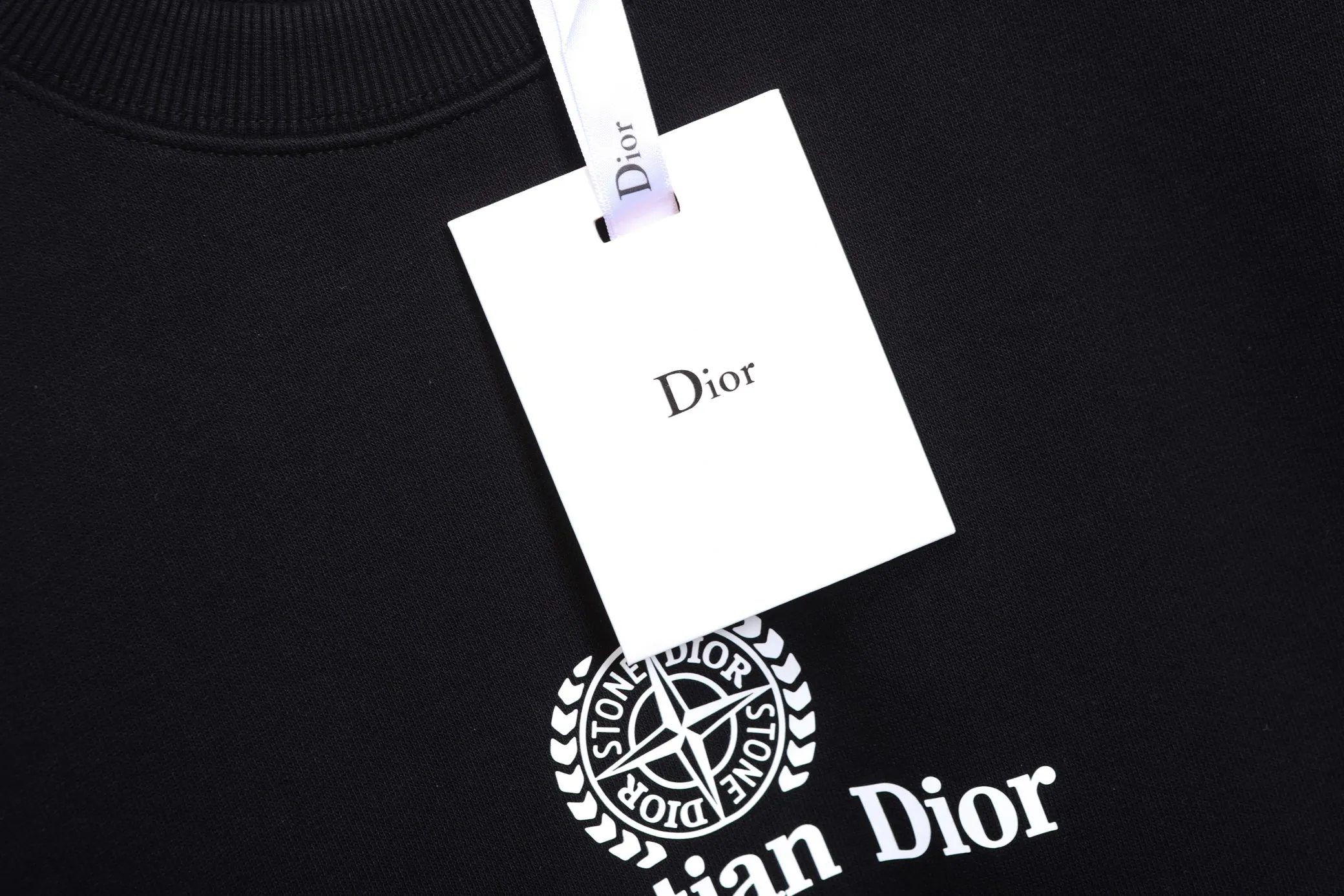 Classic B 35 ， ， ， ， ！ Classic ， ， Classic 。 Classic Same Style 𝐂𝐎𝐋𝐎𝐔𝐑：Black，White 𝐒𝐈𝐙𝐄：S xl