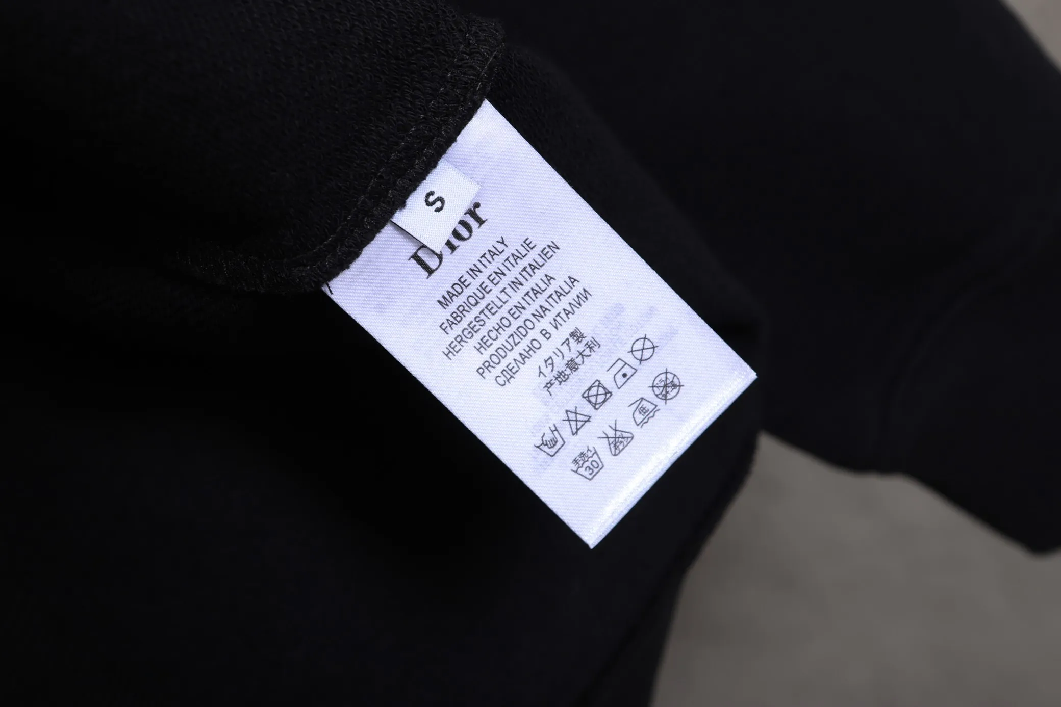 Classic B 35 ， ， ， ， ！ Classic ， ， Classic 。 Classic Same Style 𝐂𝐎𝐋𝐎𝐔𝐑：Black，White 𝐒𝐈𝐙𝐄：S xl