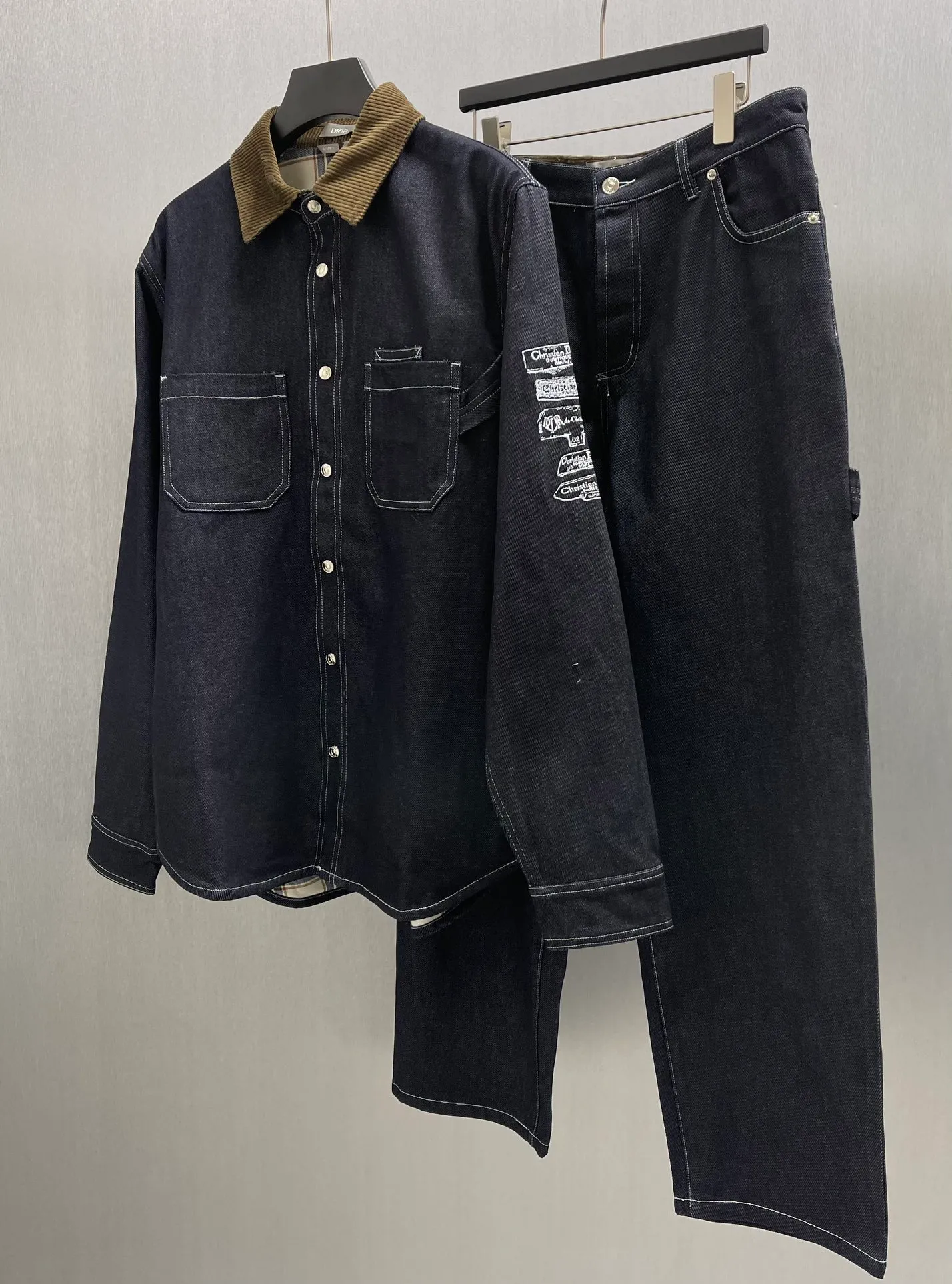 CD Blue Classic Size : S-XL Classic Dior Archives Labels ， Dior 。 Blue ， Christian Dior Couture Dior Archives Labels 。 ， 。