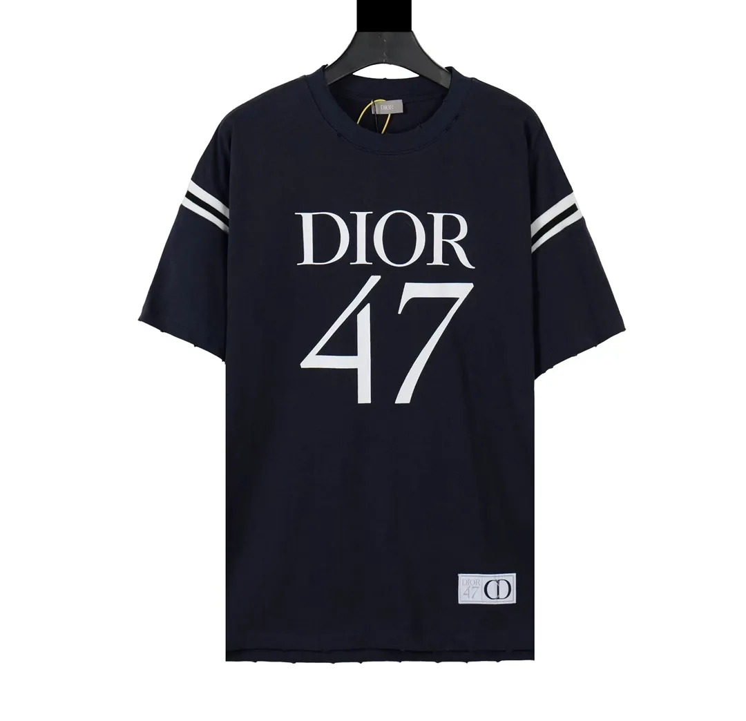 （ ➕5） CD 2024New Arrival 47 T ： （ T White） 【10s 】，【 g】， Y 【 】， 【 + 】 ， 【 】， 【 CD 】， 【 】， 【 】。 Sizes：XS S M L
