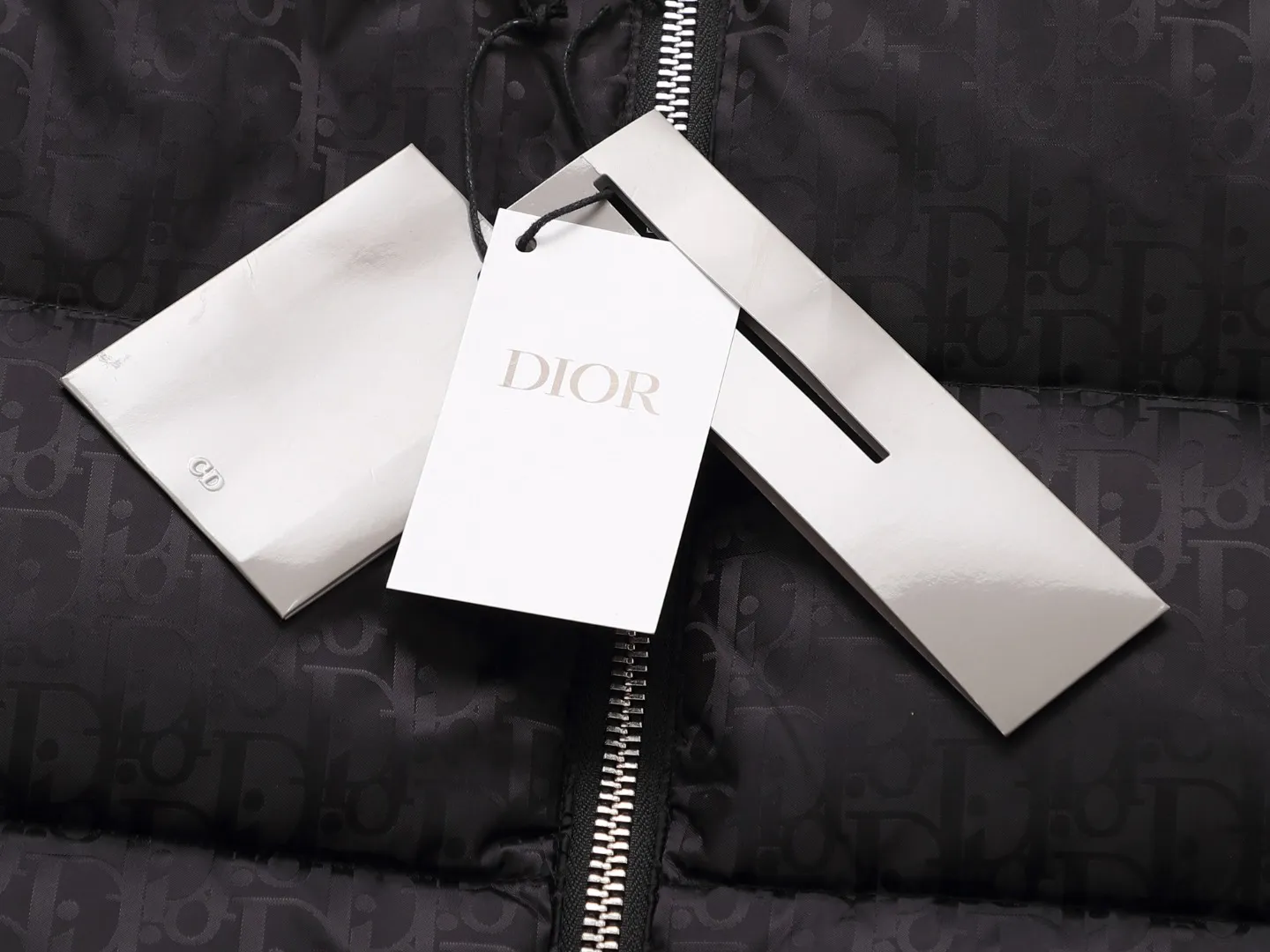 ：Black，Beige，Royal Blue， ，Gray sizi： DIOR Series Classic · · (Maria Grazia Chiuri) ， 。 ， “CHRISTIAN DIO*” 。 ， 。Classic Versatile ， ， ！ ！ ， ， ， ，3D ！ ， ，l ， ， ， ， riri ！ 90 ， ， ！ ， ， ， ，