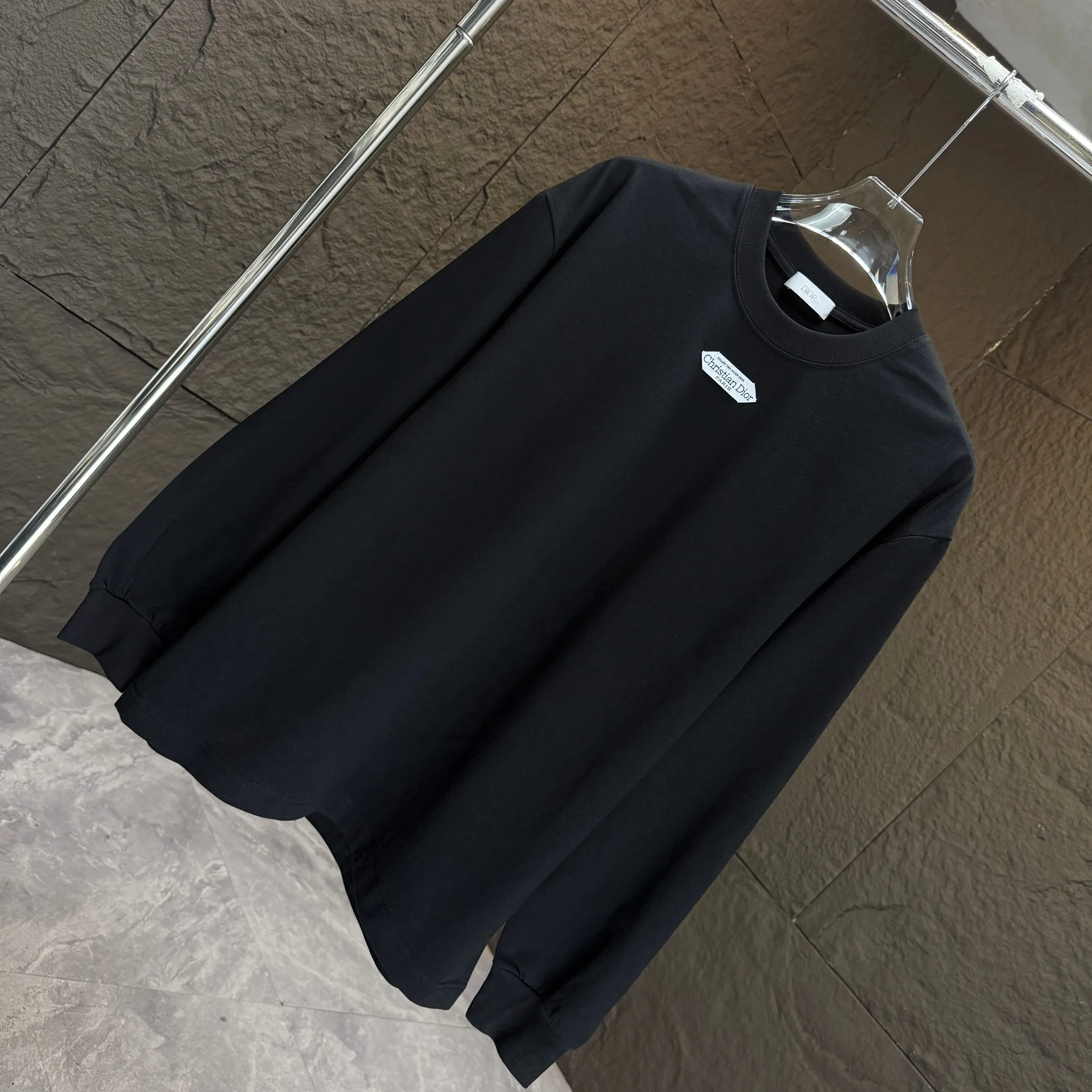 Dio 2025 New Arrival T logo ：Black White Sizes：S M L XL