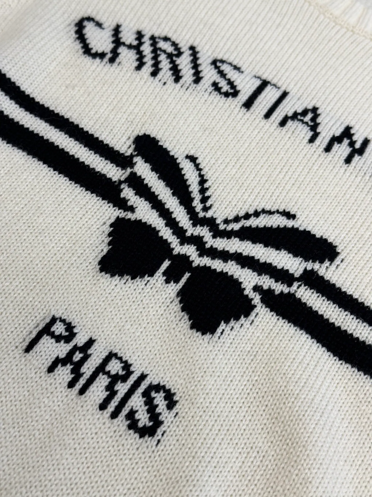 Dior （ ） 。 White ， Black Christian Dior Papillon ， 。 ， 。 size：s m l