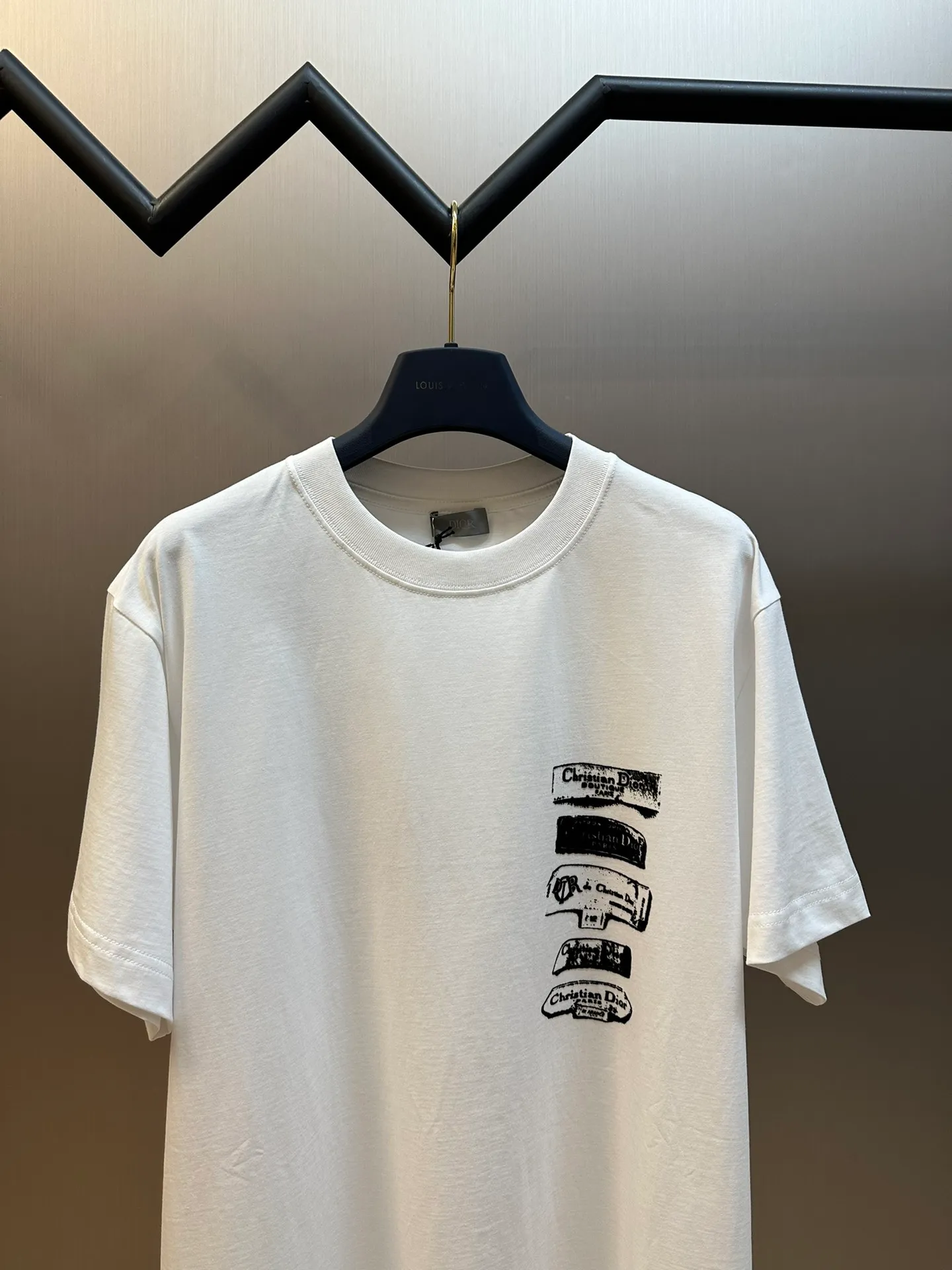 Dior 24S ， 185g。 ， ， 。 ， ， 。 、 、 。 ， 。 ， ； ， ， 。 、 、 。 size：xs s m l