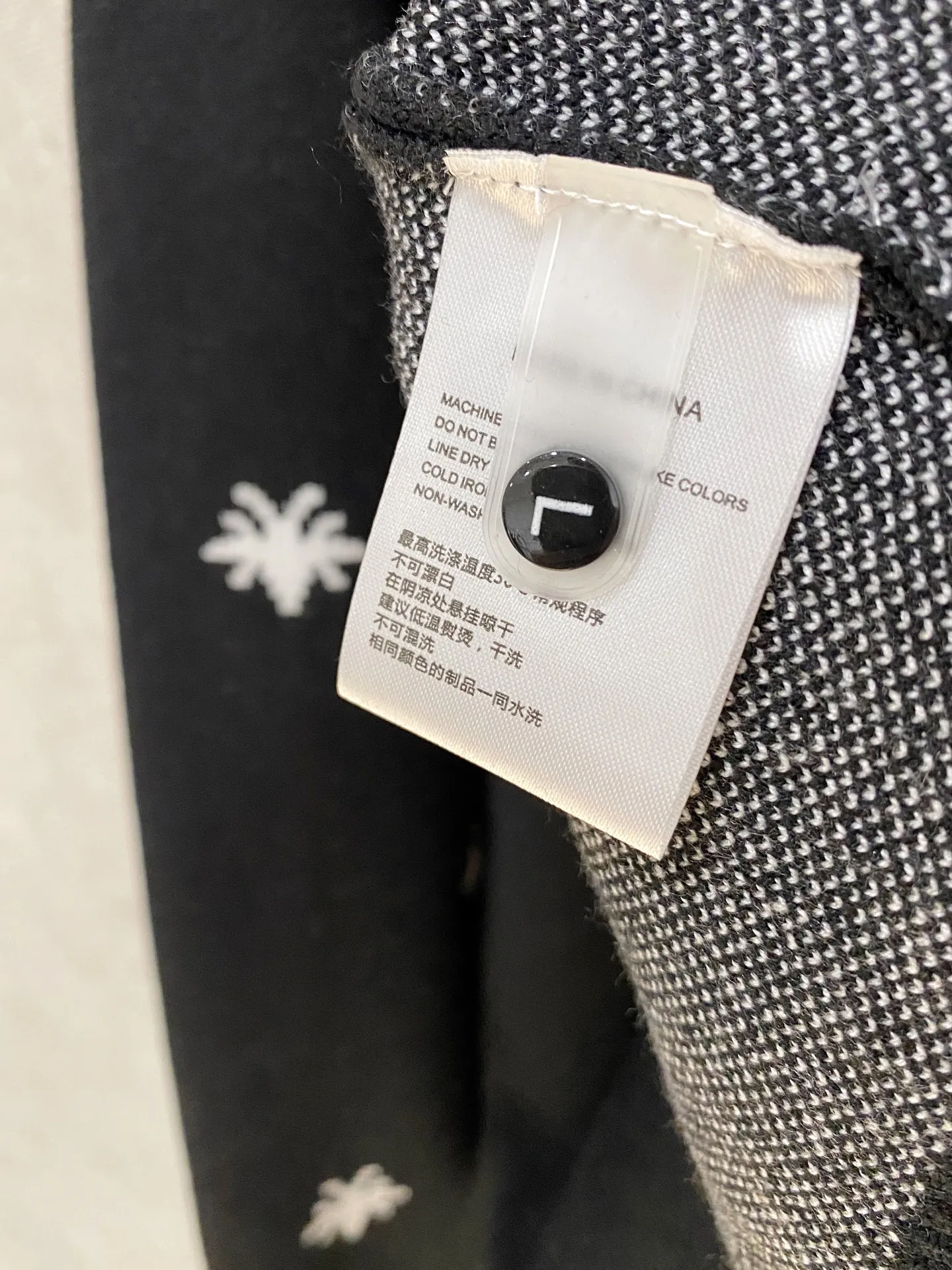 2025 New Arrival Quality ， ， Versatile ， 。Classic Logo ， ， Hold ， Classic ！ Sizes：M-3XL( )