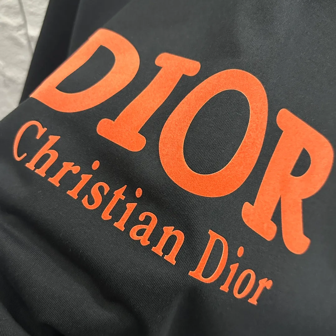 Dio* 2025 New Arrival Classic Orange T Same Style ：Black White Size： S （90-130 ） M （120-150 ） L （140-165 ） XL （160-180 ） XXL （180 ）