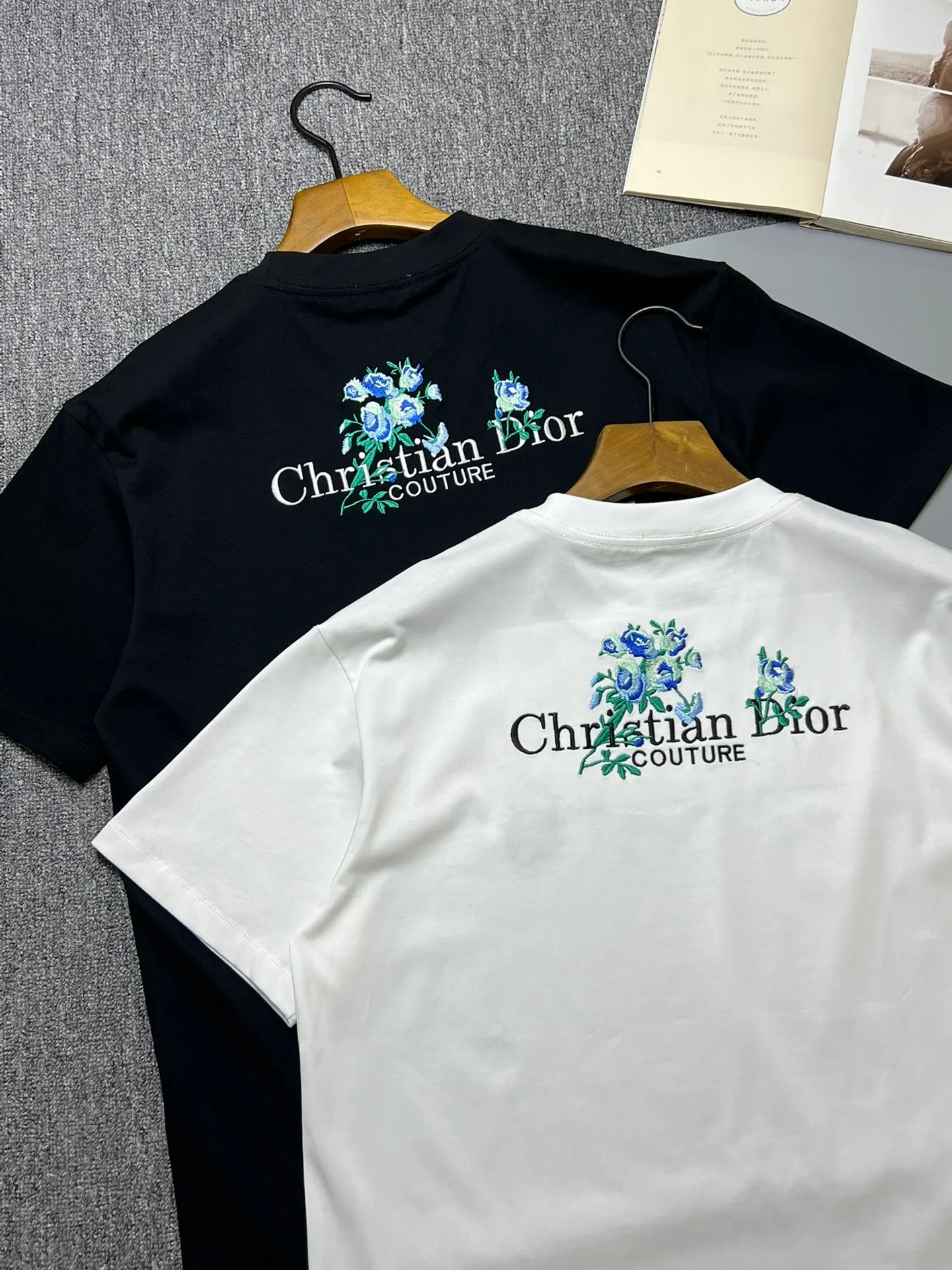 Dior LOGO ， Retro Same Style T Versatile : Black White
