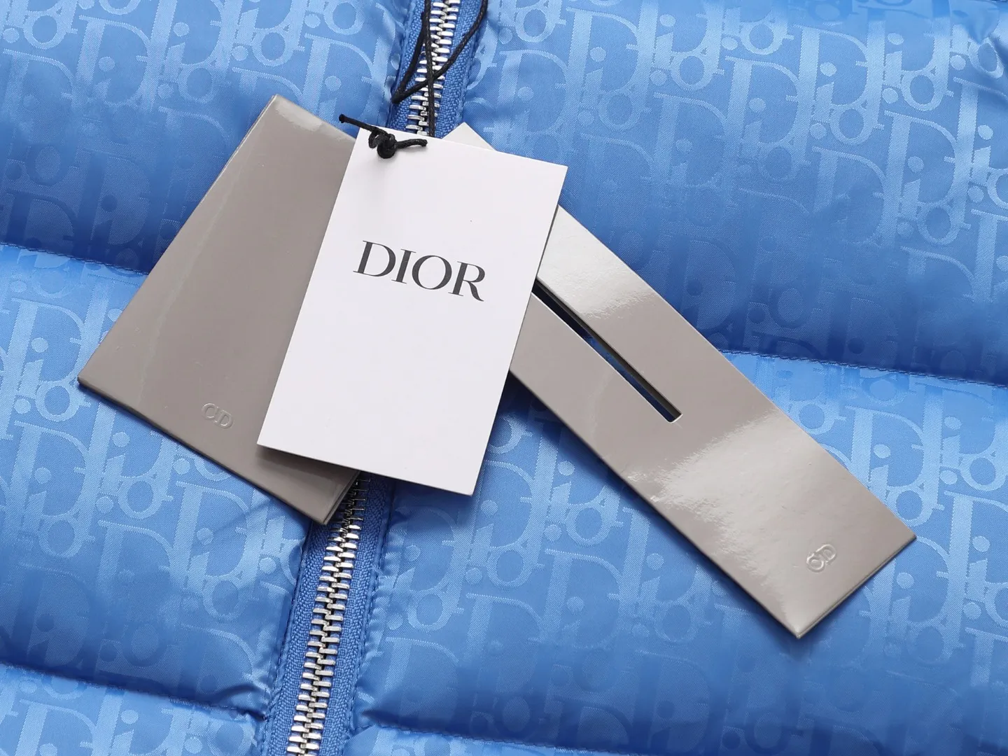 ：Black，Beige，Royal Blue， ，Gray sizi： DIOR Series Classic · · (Maria Grazia Chiuri) ， 。 ， “CHRISTIAN DIO*” 。 ， 。Classic Versatile ， ， ！ ！ ， ， ， ，3D ！ ， ，l ， ， ， ， riri ！ 90 ， ， ！ ， ， ， ，
