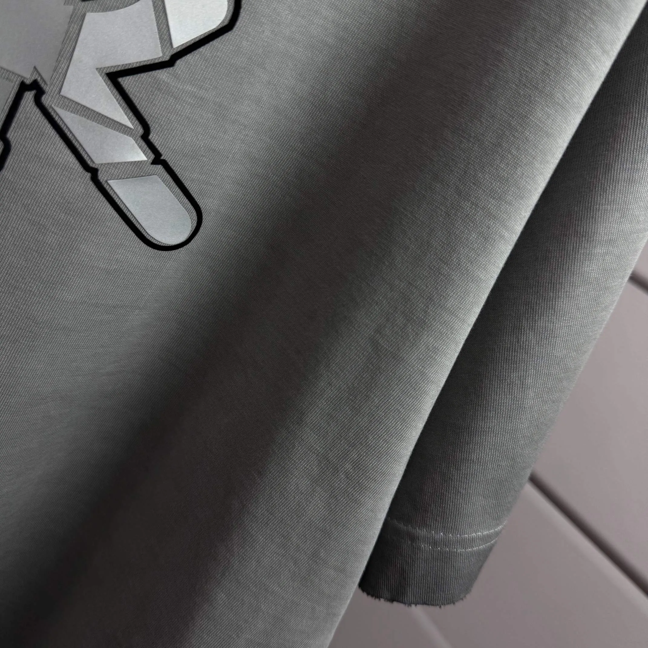 # 105 Dio *2026 New Arrival tee Same Style : + :Black White Size :S M L XL XXL Size： S （90-130 ） M （120-150 ） L （140-165 ） XL （160-180 ） XXL （180 ）