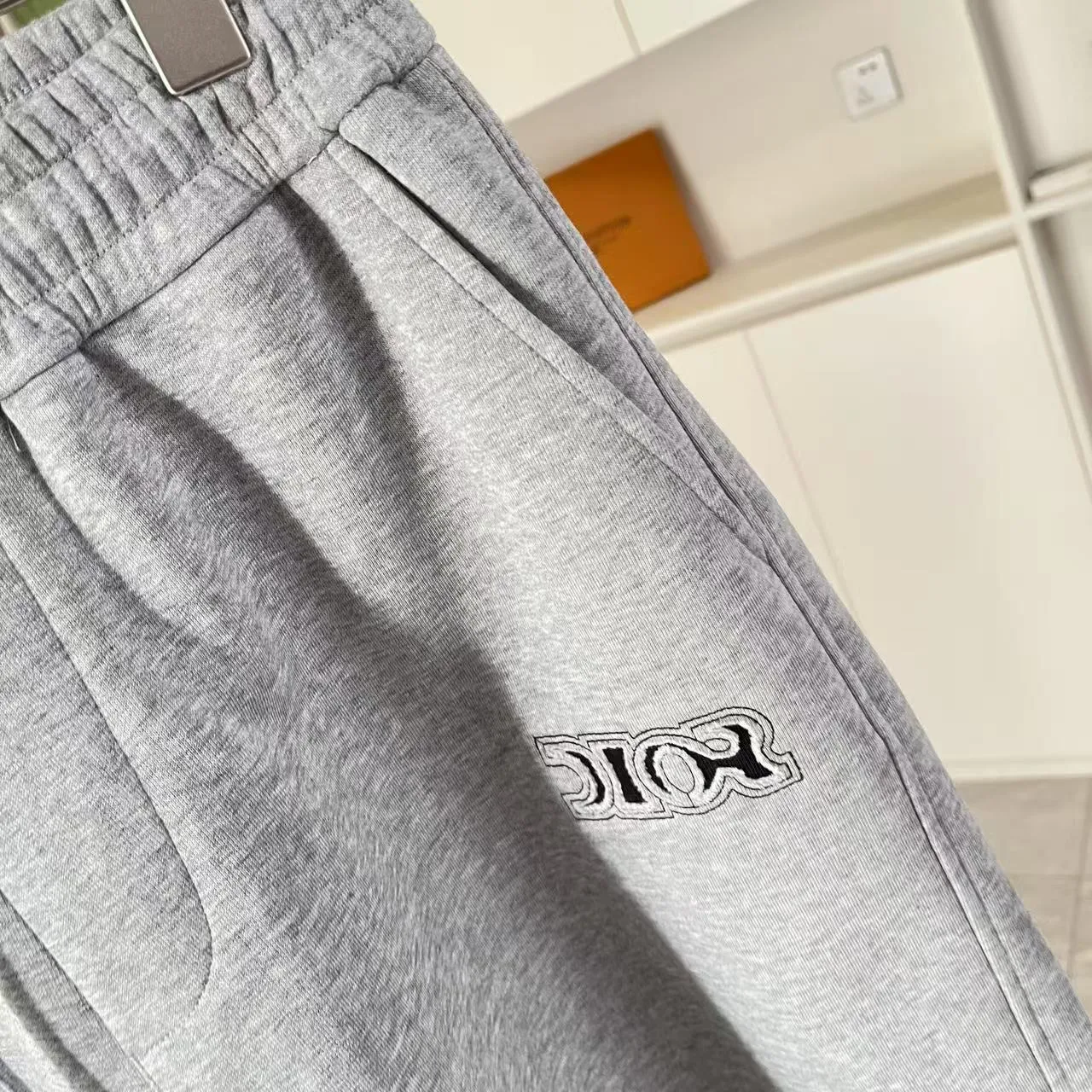 Dio 2025 New Arrival logo g Same Style ：Black White Gray Size: M L XL XXL XXXL