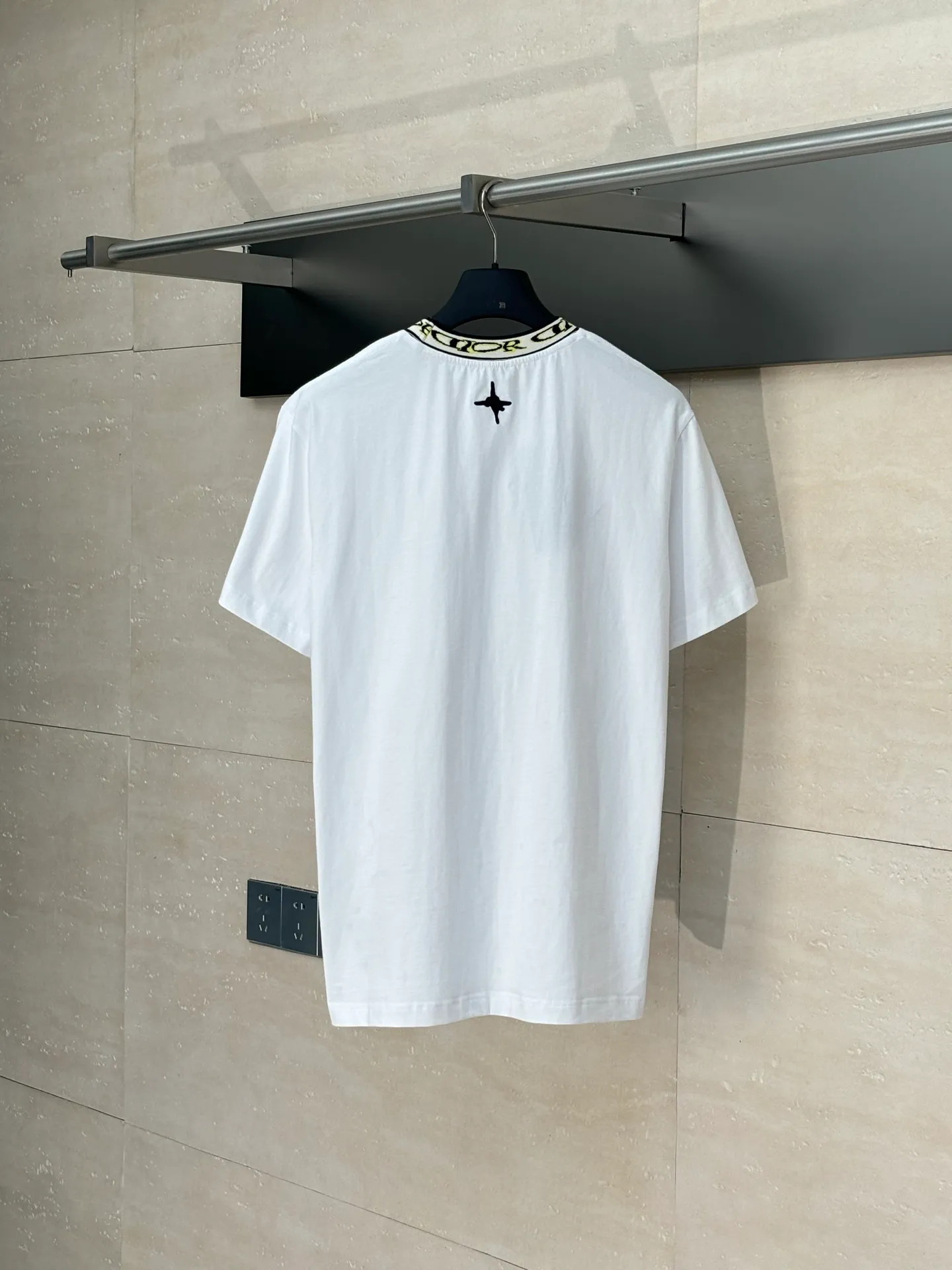 Dio 25SSNew Arrival T White ， Series ， 。 Series ， 。 Size：S/M/L/XL