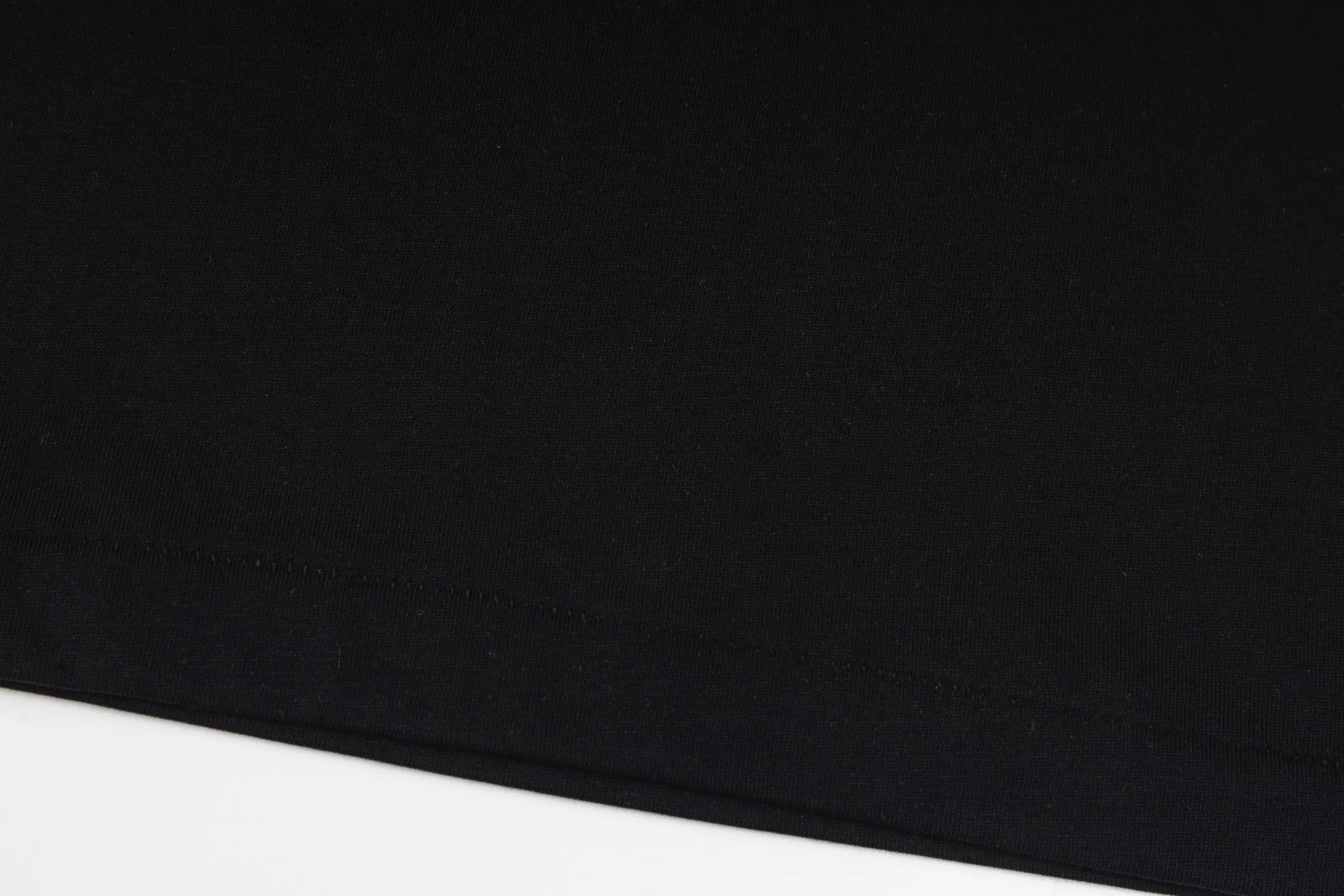 【 】 CD 25FW （Black） 24S 185g ， 32S g 。 T Series ， CD Paris ， 。 Black ， ， ， 。 24 ， ， Quality 。 ， 、Breathable 、 、 ； 、 、 。 ， ；Black White ， 。 ， 。 Size:XS/S/M/L