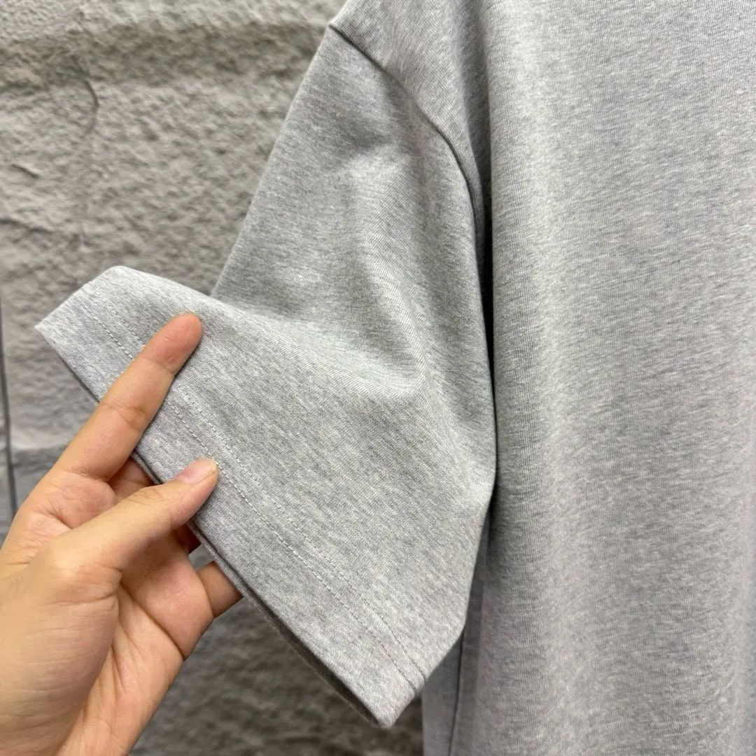 Dio * 2025 New Arrival Classic T Same Style ：Black White Gray Size： S （90-130 ） M （120-150 ） L （140-165 ） XL （160-180 ） XXL （180 ）