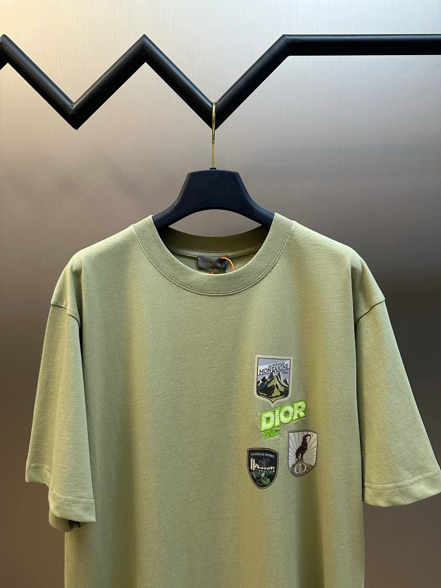 Dr Mountain ， Dior Mountain ， ， 。 ， ， ， Dior Mountain ， 。 ， ， Dior Mountain 。 size：s m l xl
