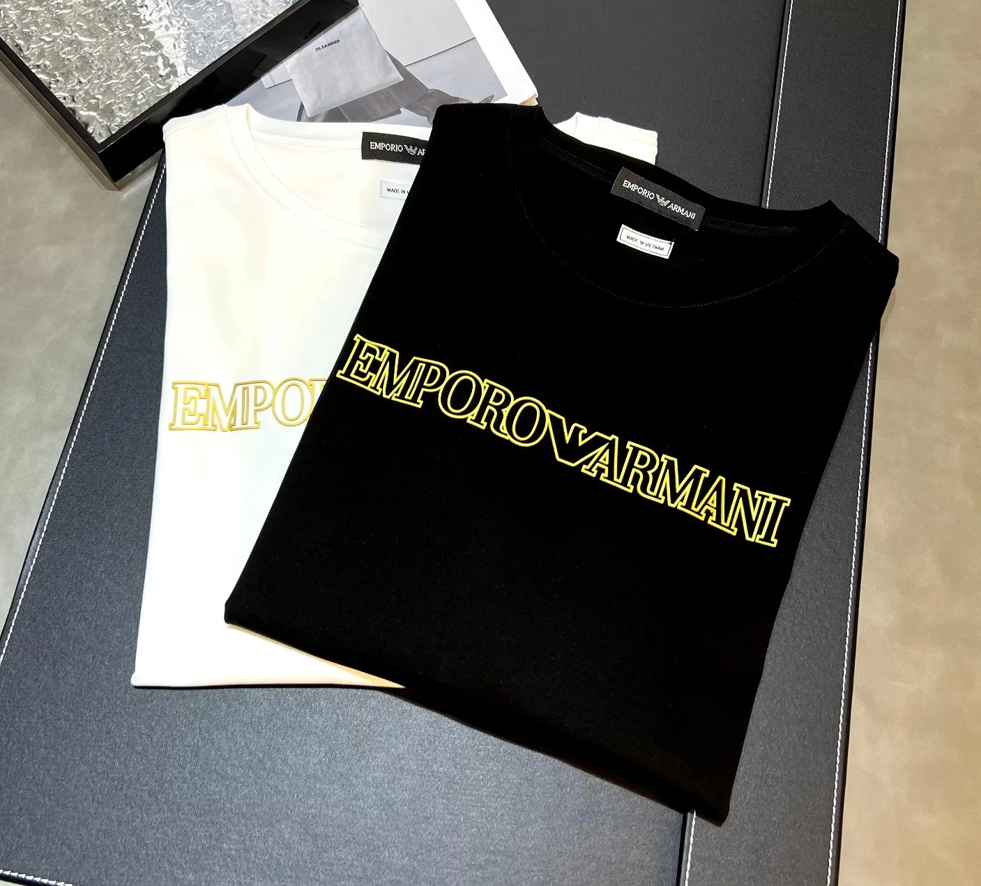 Spring and summer New Arrival mercerized cotton gram short sleeves logo: EA Armani Process: silicone Color: black/white Sizes: M~3XL