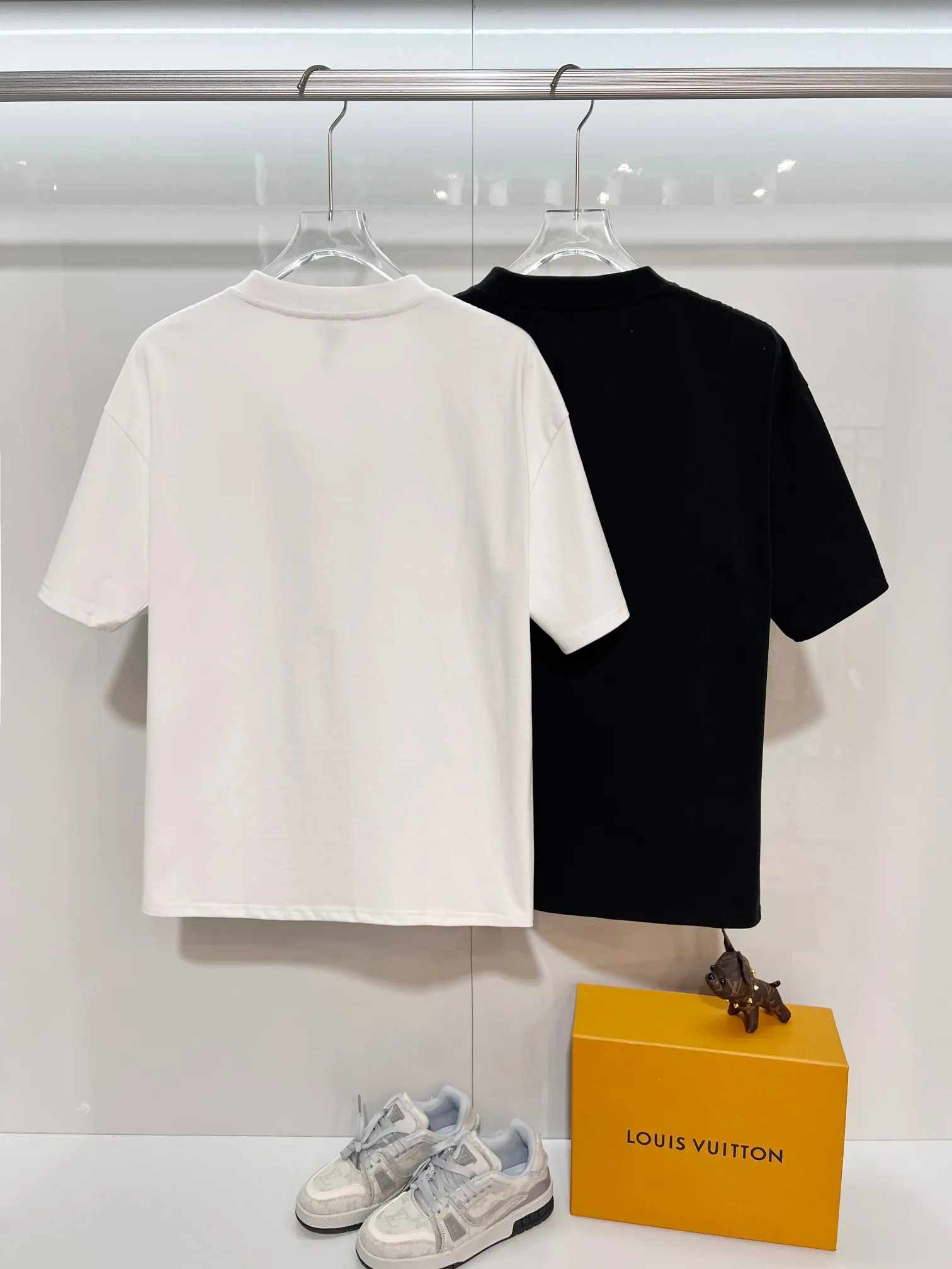LOEWE/ Quality T Classic 🪡 LOGO 2025ss Quality Versatile Quality : Black.White Size：XS S M L