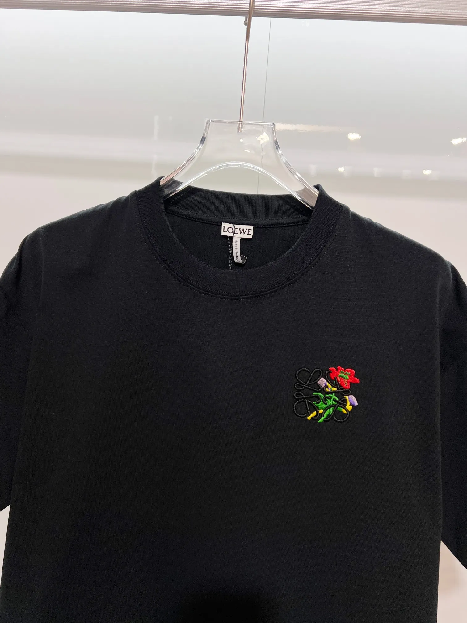 LOEWE/ Quality T Classic 🪡 LOGO 2025ss Quality Versatile Quality : Black.White Size：XS S M L