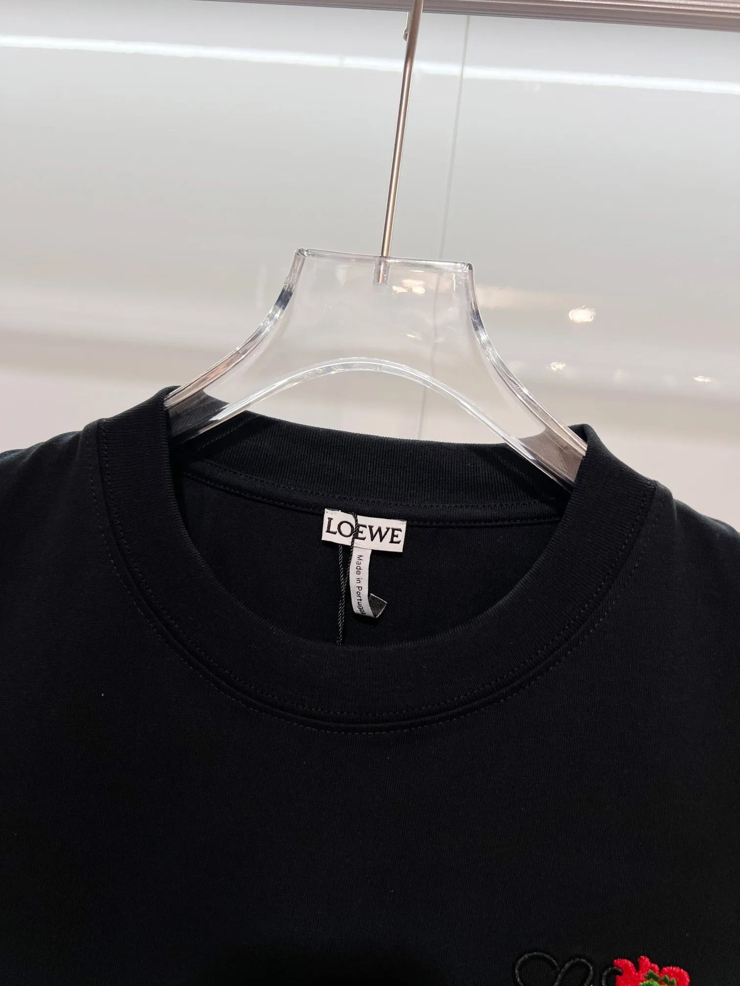 LOEWE/ Quality T Classic 🪡 LOGO 2025ss Quality Versatile Quality : Black.White Size：XS S M L