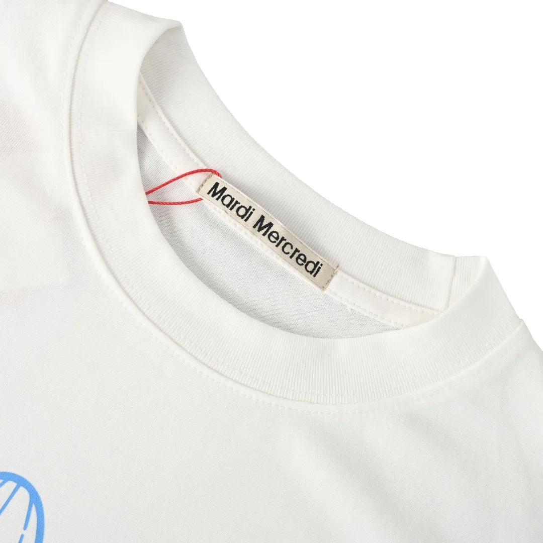 MARDI MERCREDI Korean style single flower basic printed short-sleeved T-shirt. The basics never go out of style! The single flower version of Fried Chicken Versatile is here ~ The original product is shipped in the same way, 260g cotton fabric is custom-woven and dyed. The fabric is washed and dried in a ring. There will be no obvious shrinkage after washing. The graffiti letters on the chest are printed in a one-to-one version to restore the color process! ! Original main mark, washed tag, brand packaging, full set of accessories customized! ! Size: One size fits all