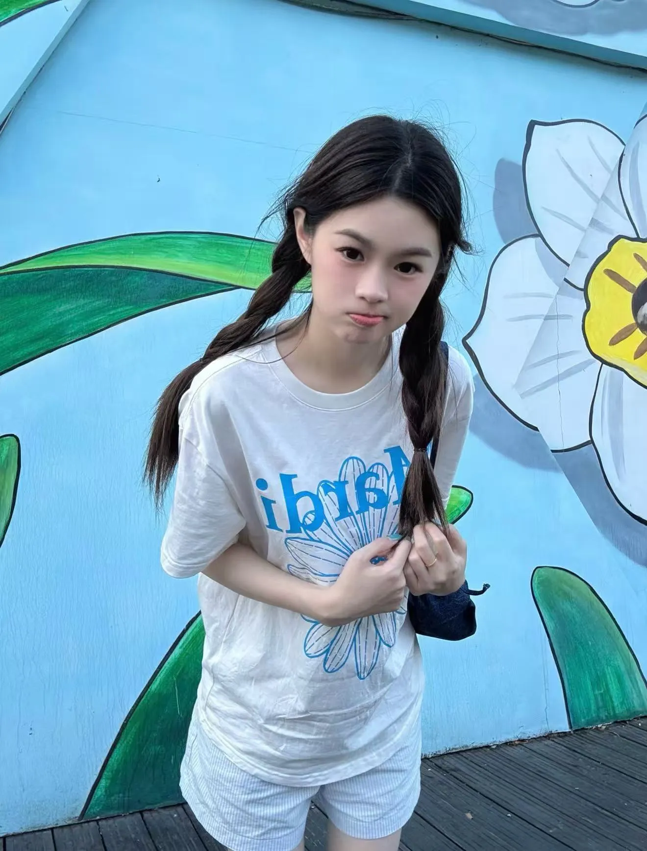 MARDI MERCREDI Korean style single flower basic printed short-sleeved T-shirt upper body reference