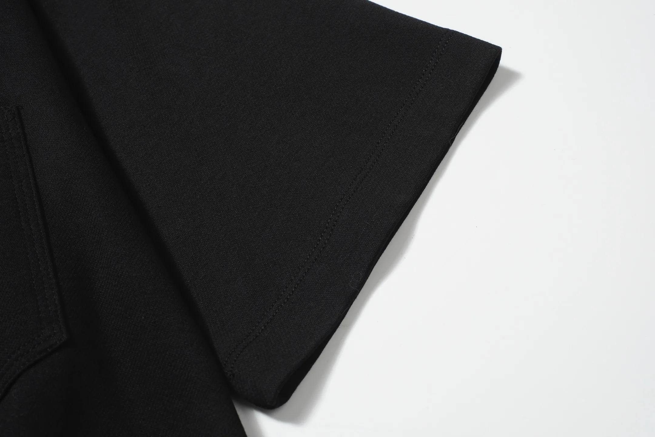 Black In Stock 🚨 3273#Marni Double pocket zipper POLO short-sleeved T-shirt Black 46 yards 48 yards 50 yards 52 yards Product number: 3273#18017011